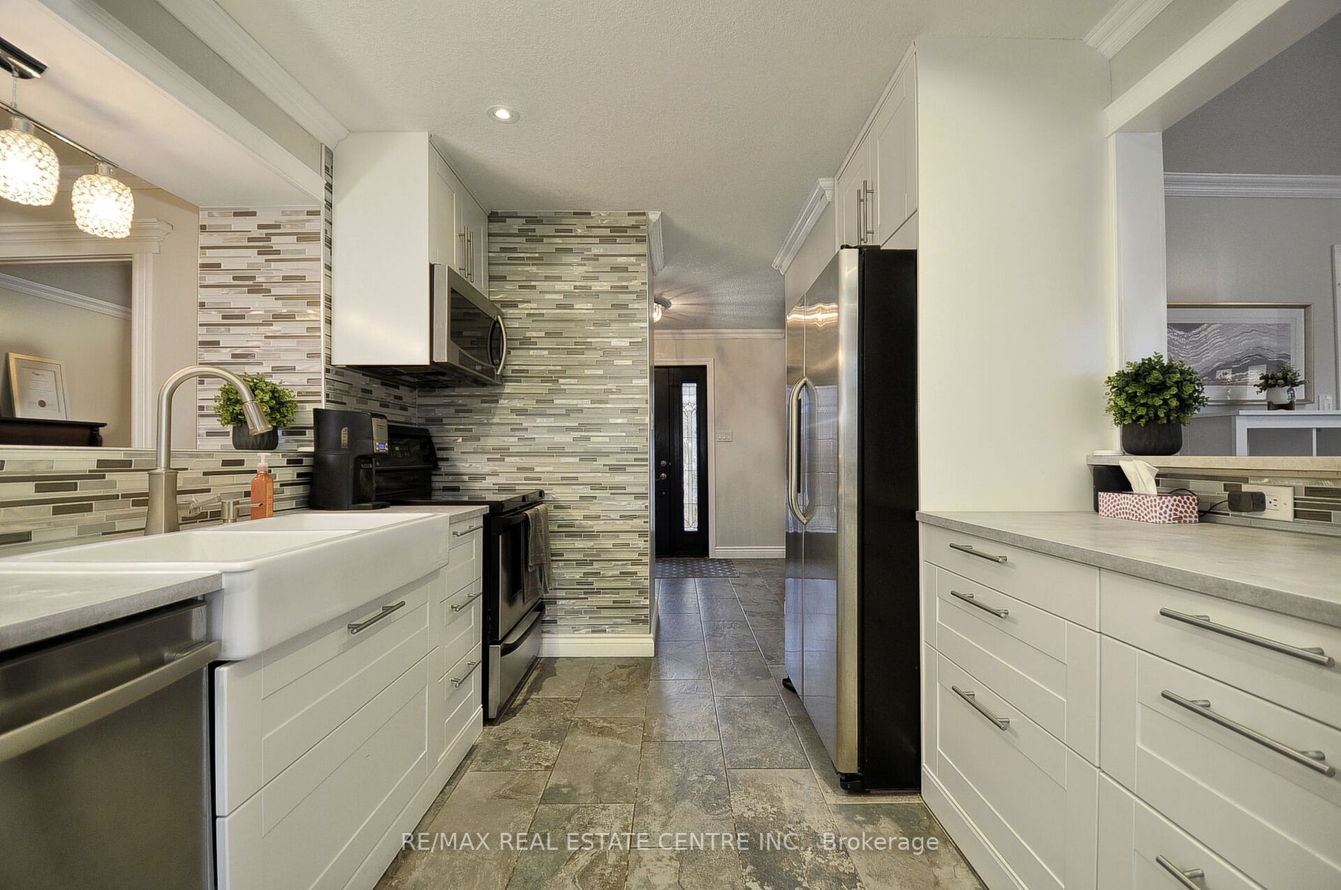 30 Chipman St