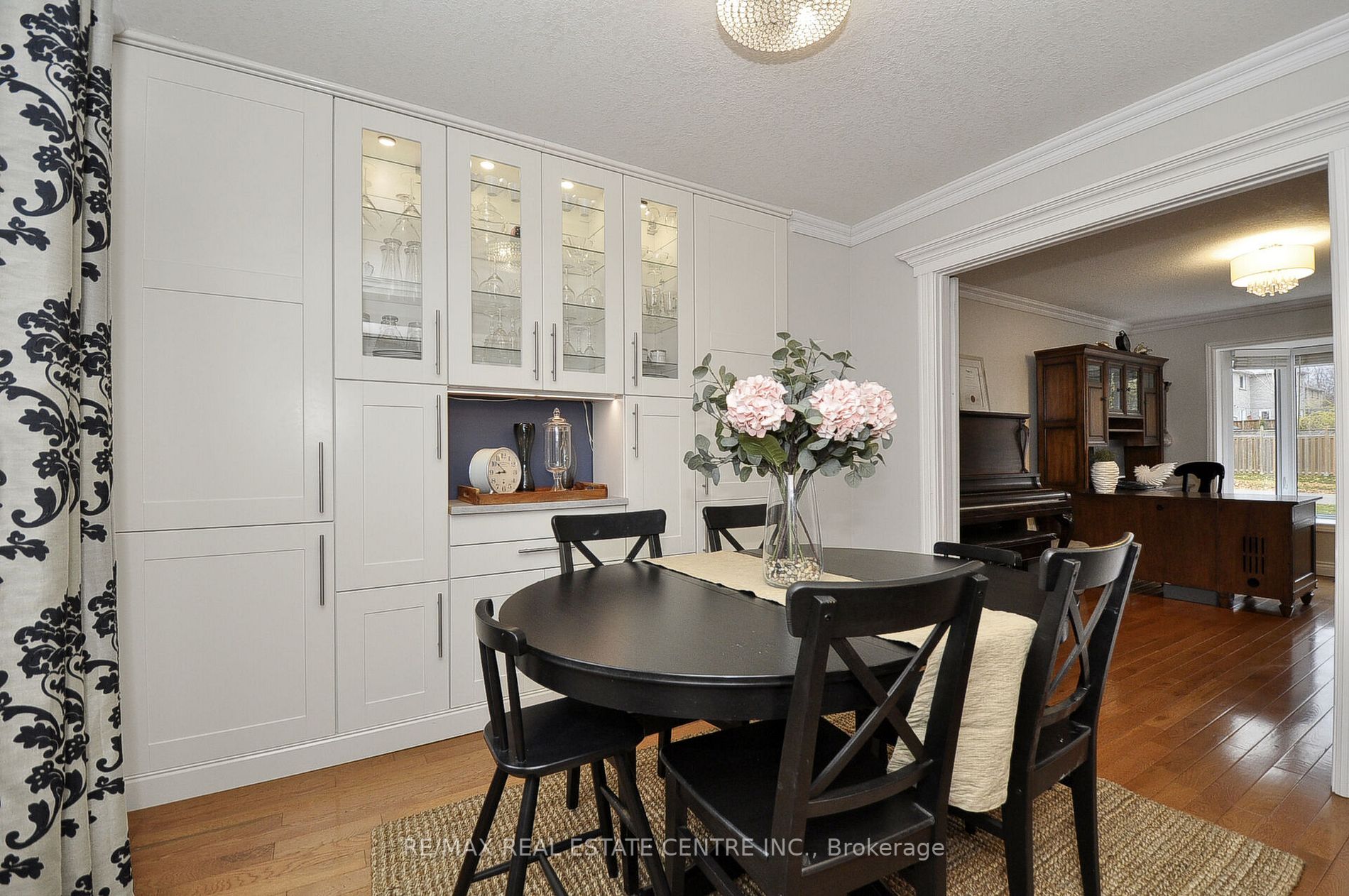 30 Chipman St