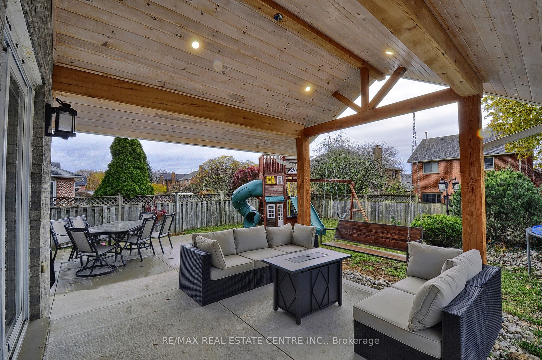 30 Chipman St
