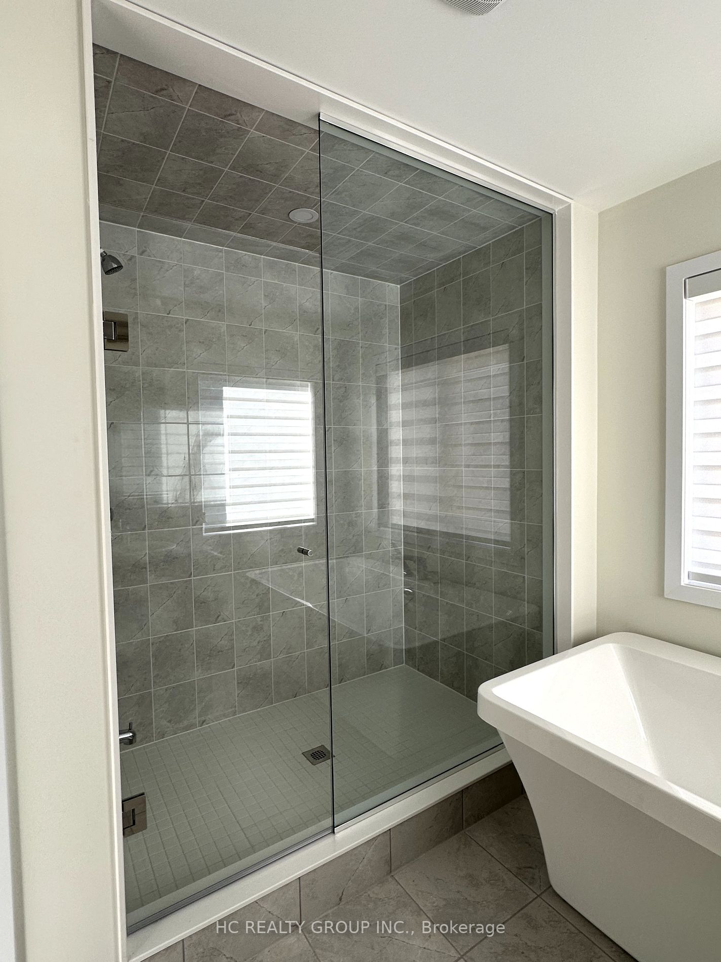 152 Lumb Dr