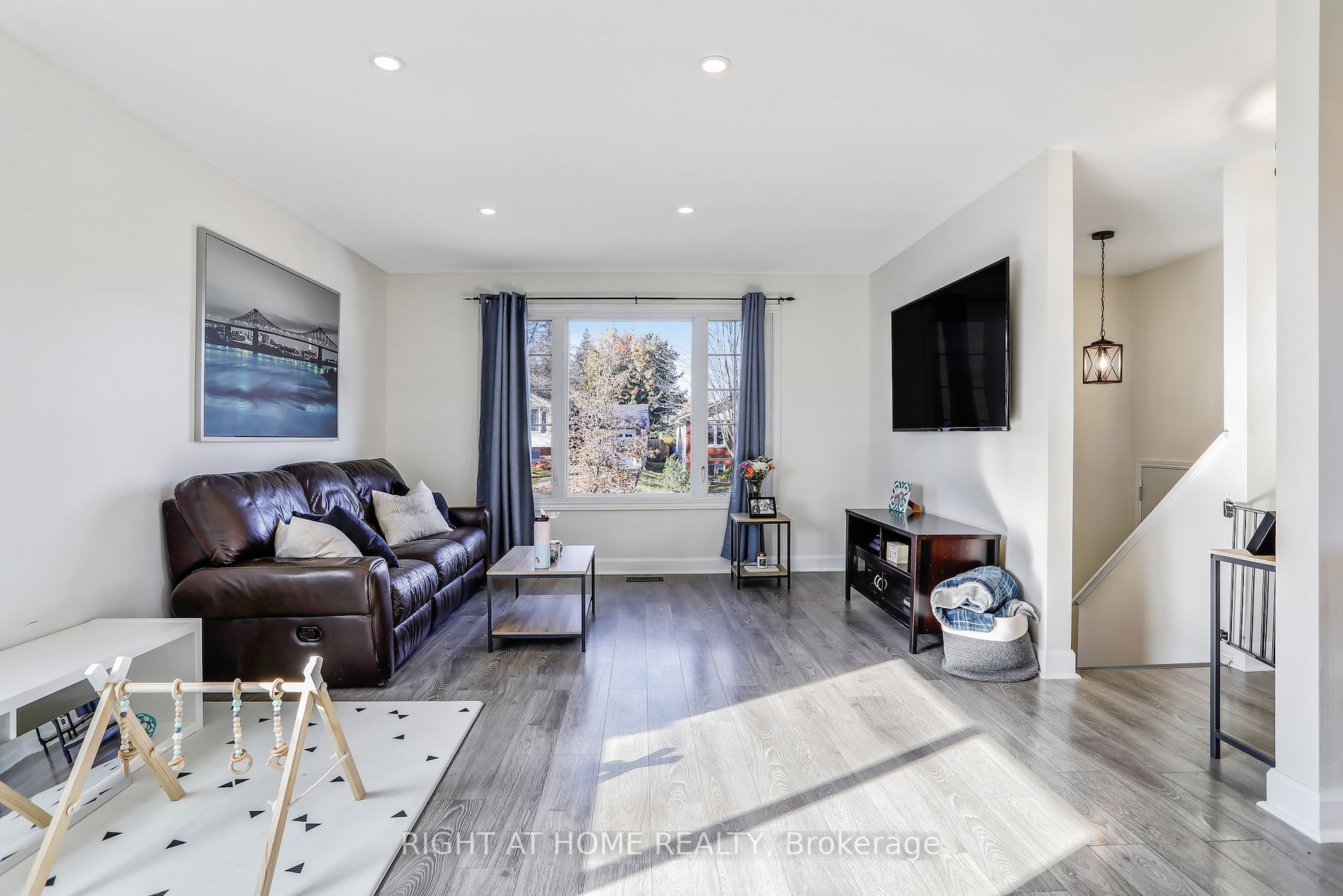 861 Stewart Dr
