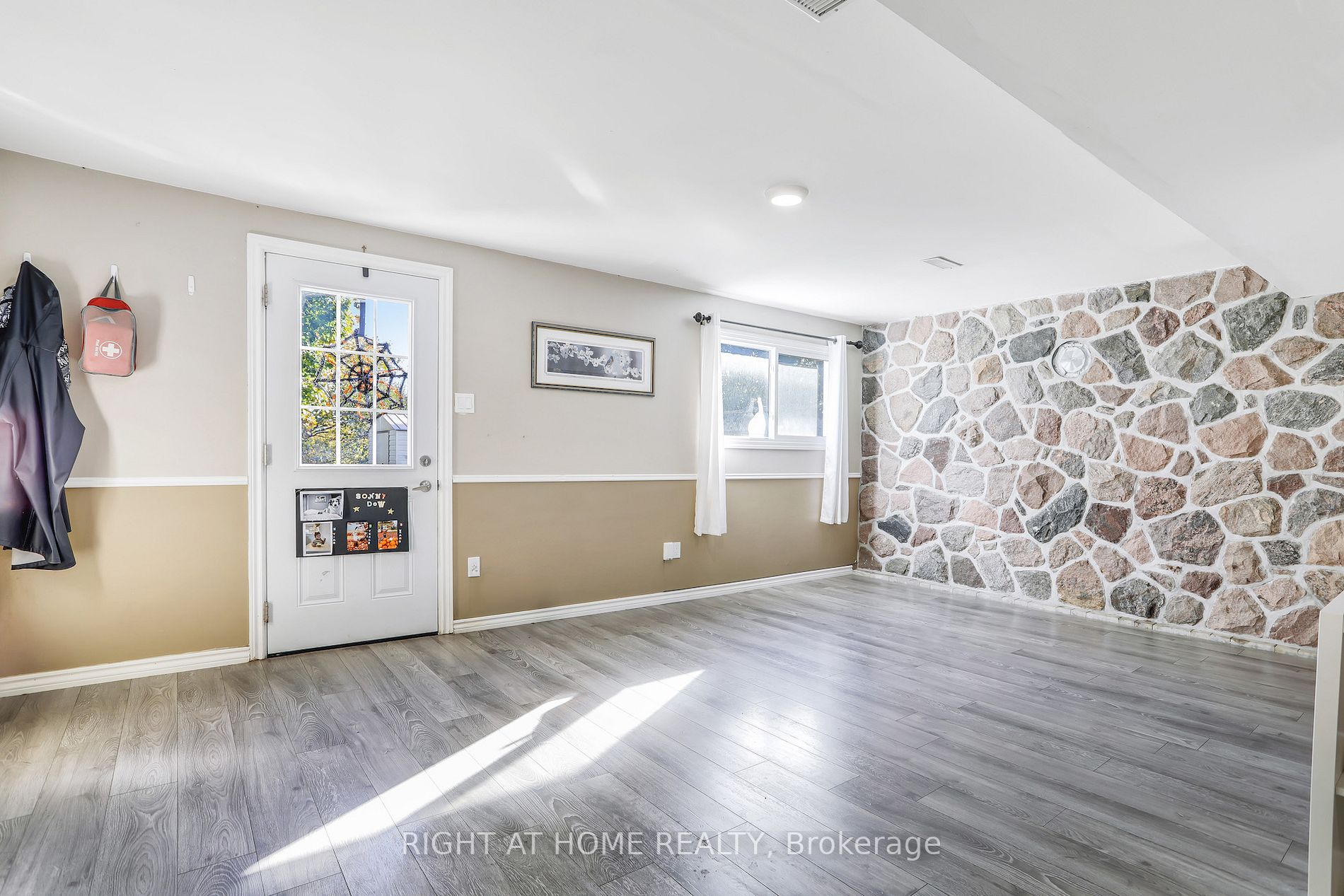 861 Stewart Dr