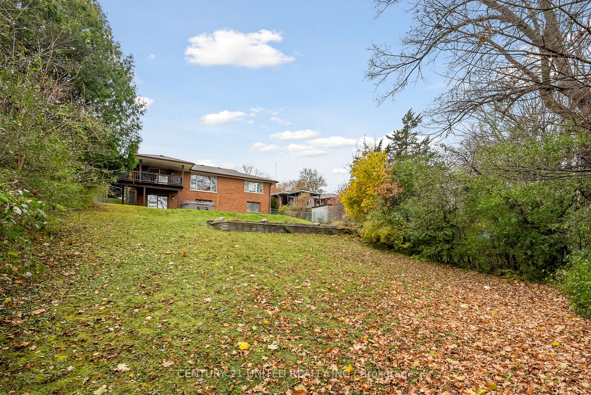 16 Montague Crt