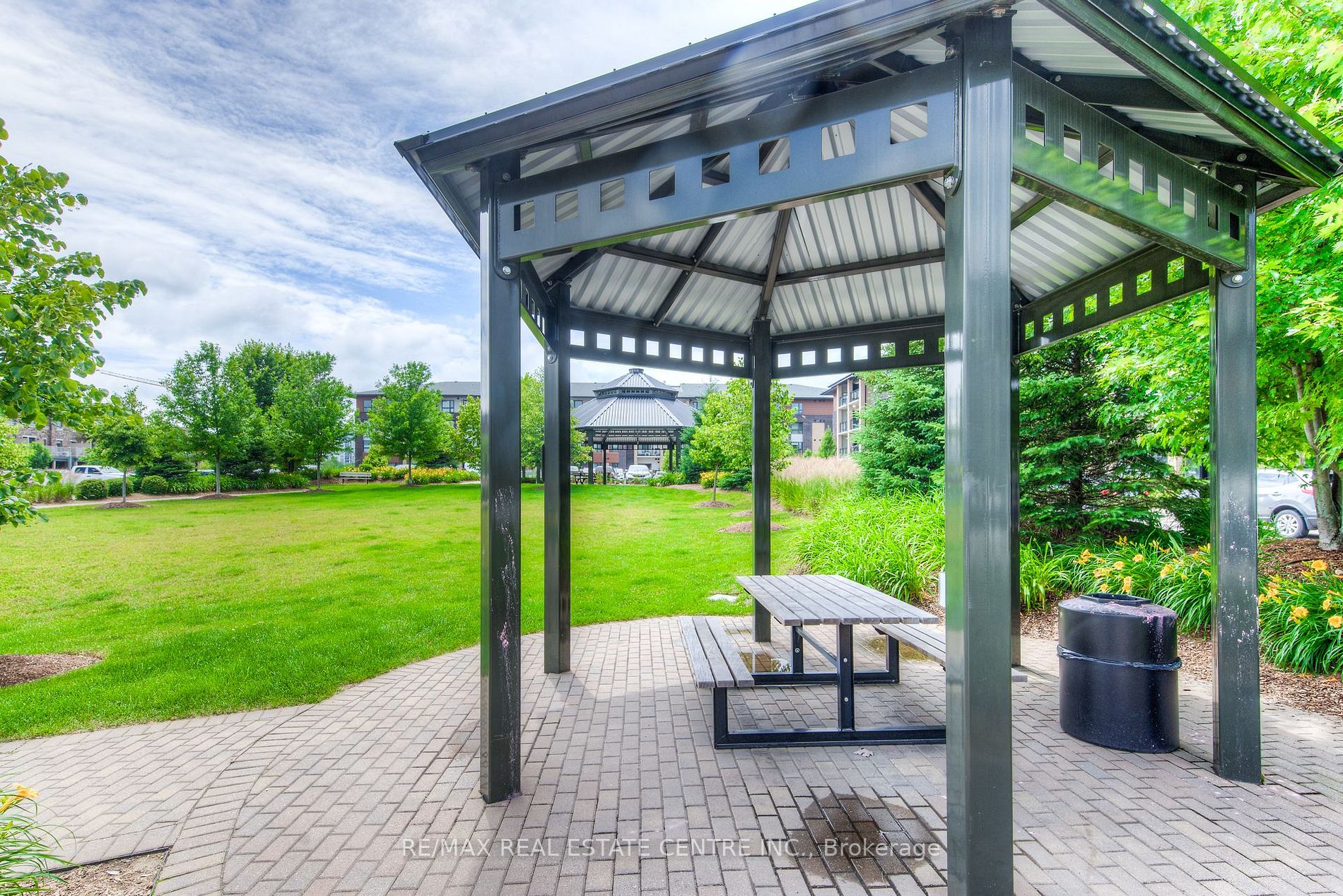 7 Kay Cres, #515
