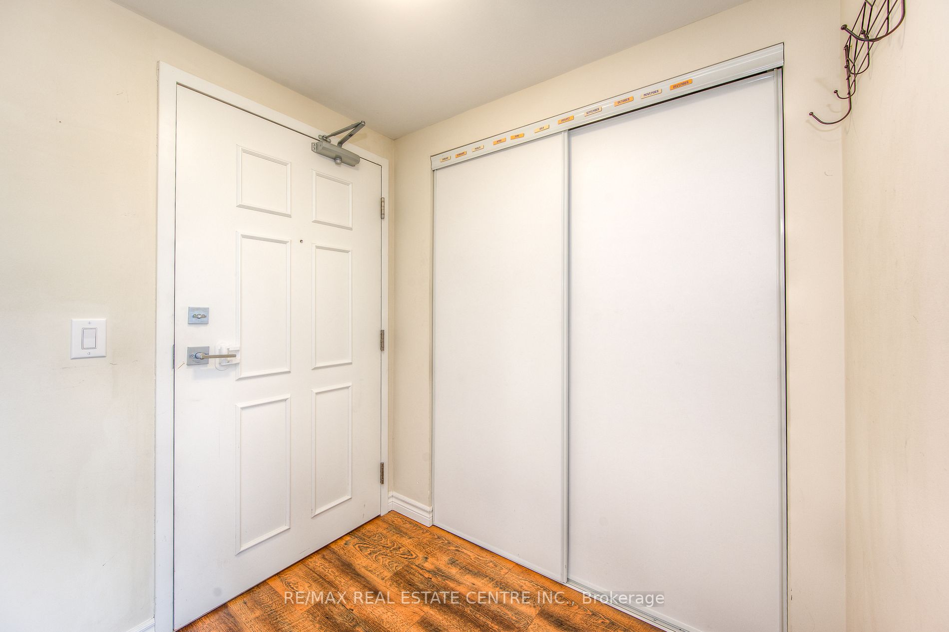 7 Kay Cres, #515
