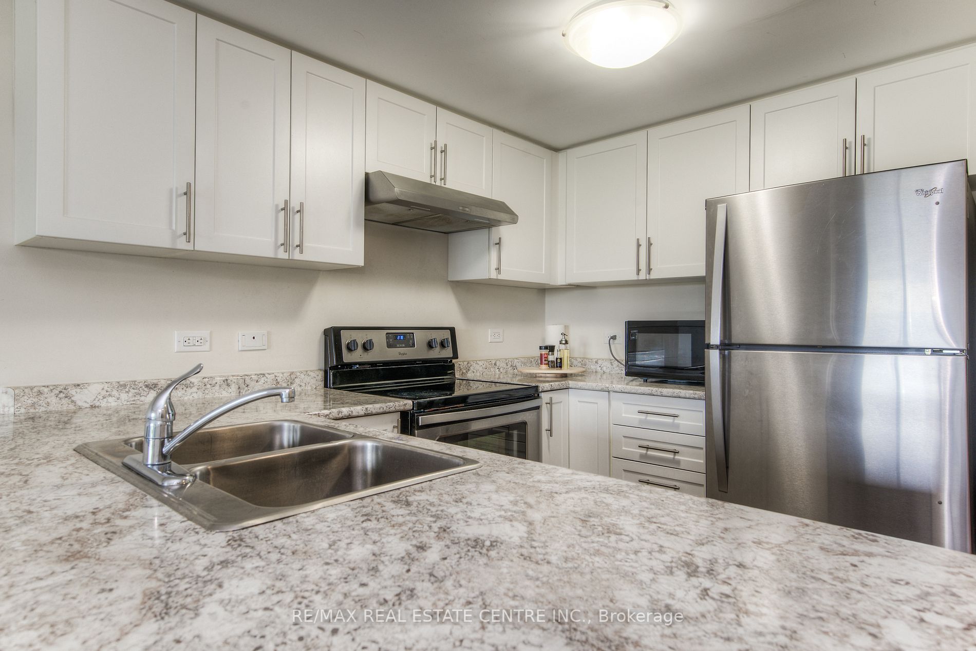 7 Kay Cres, #515