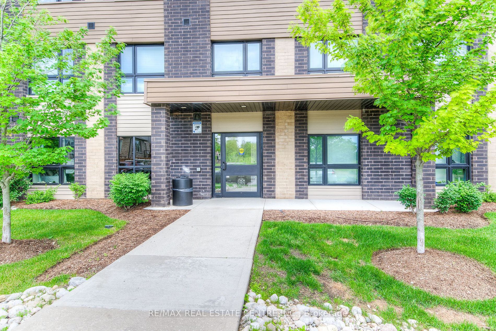 7 Kay Cres, #515