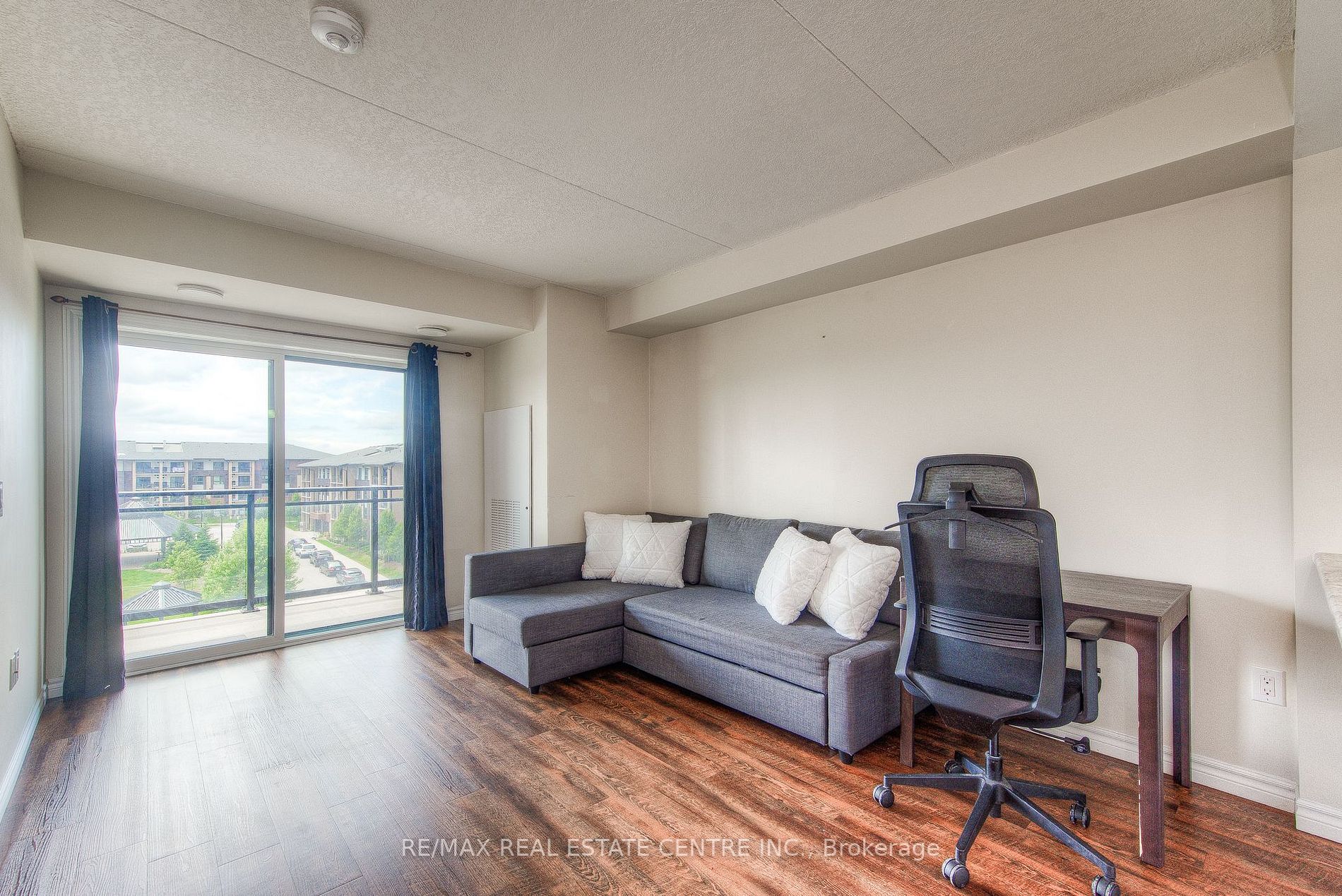 7 Kay Cres, #515