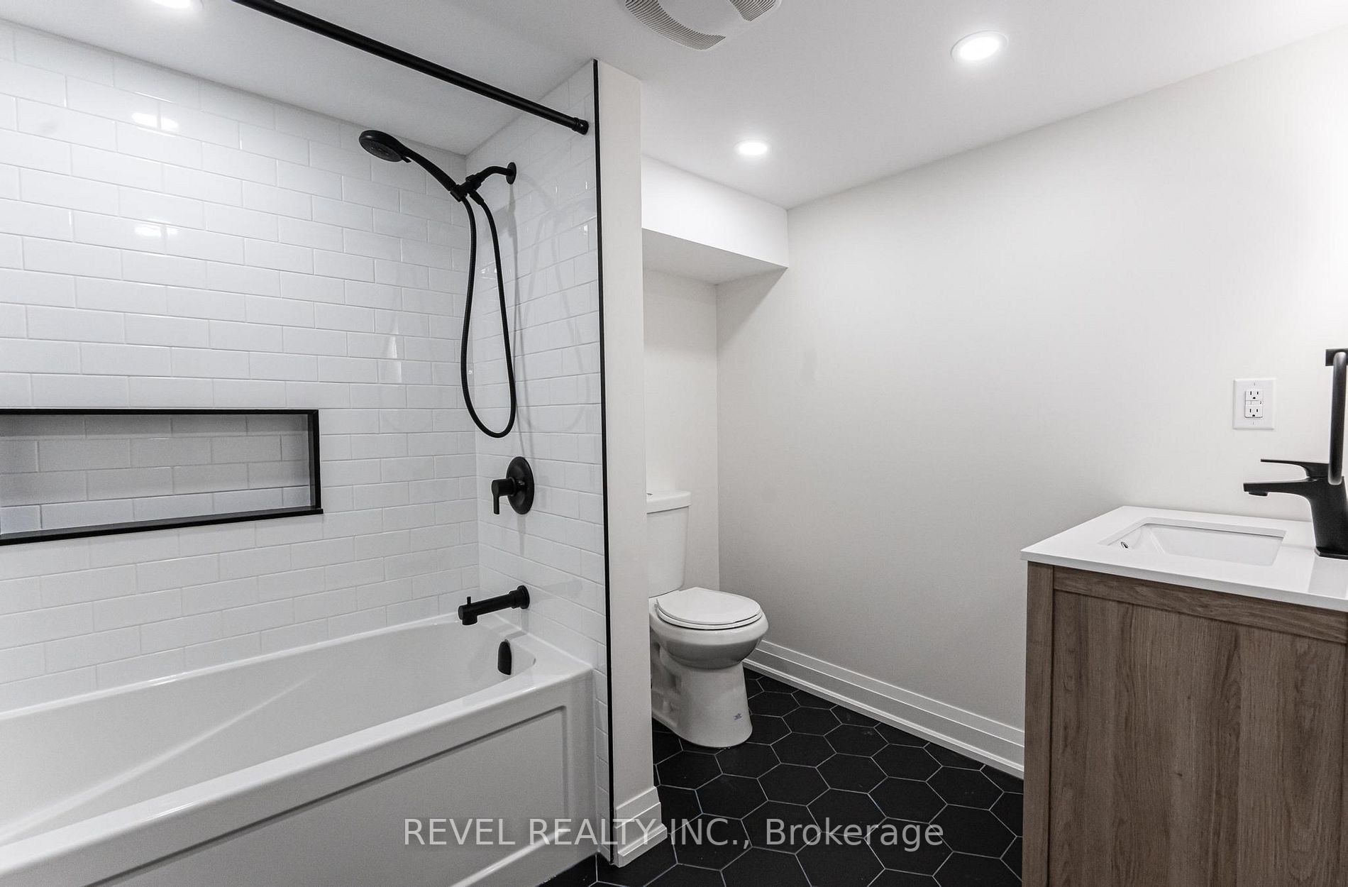189 East 31th St, #2
