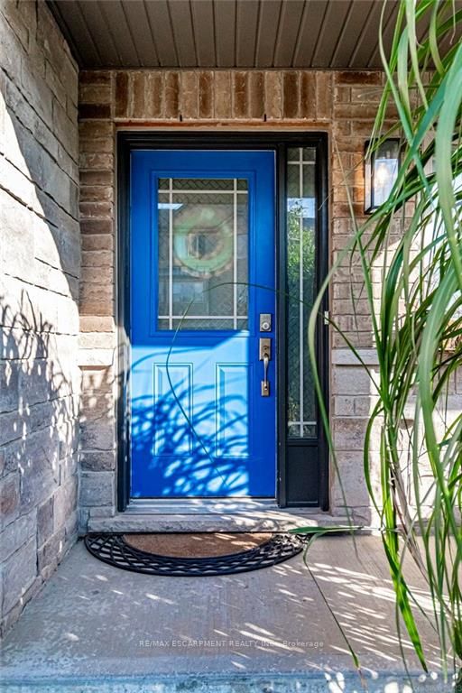 208 Westbank Tr