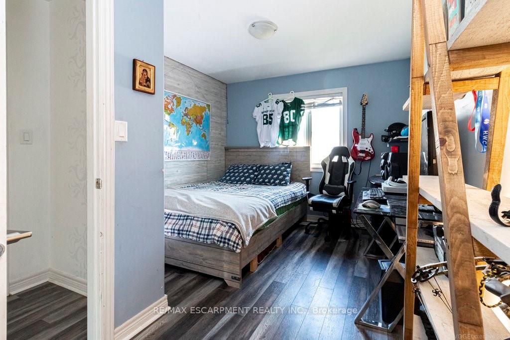 208 Westbank Tr