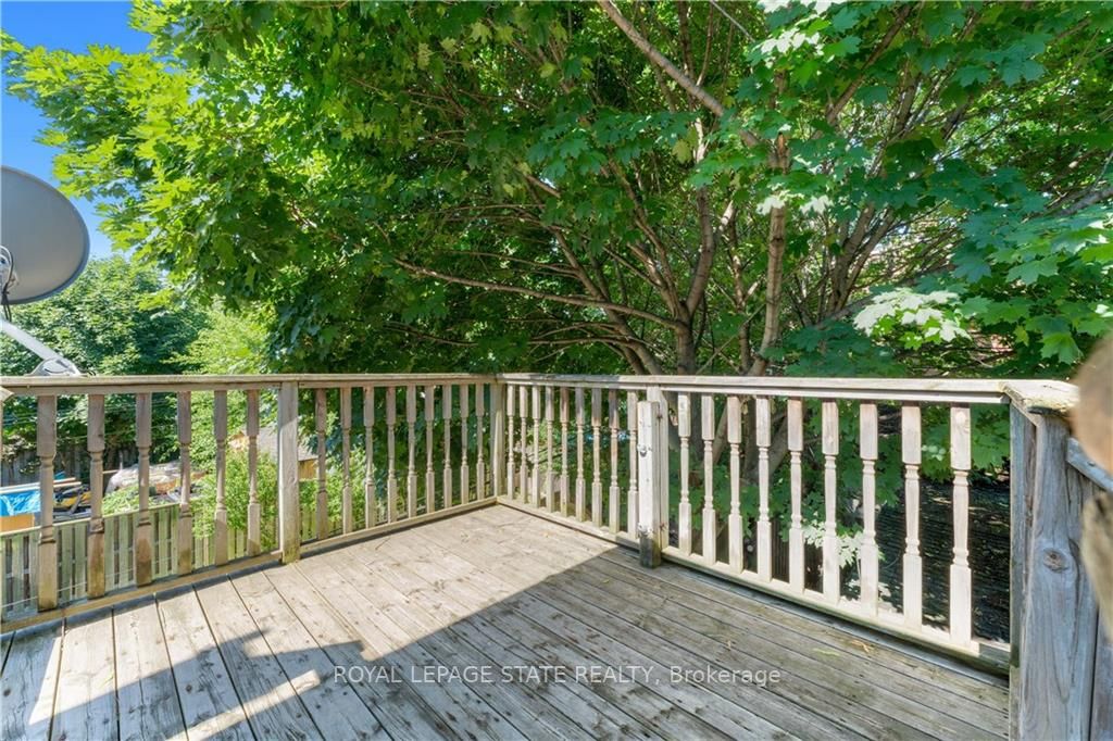 32 Rosslyn Ave S