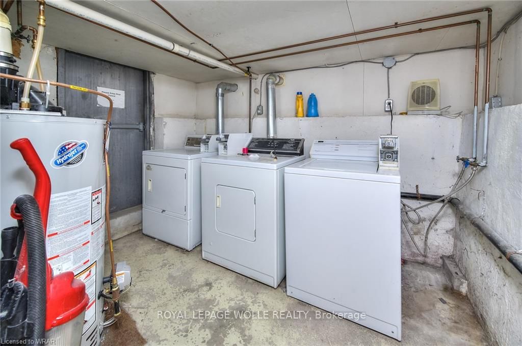 110-116 Erb St W