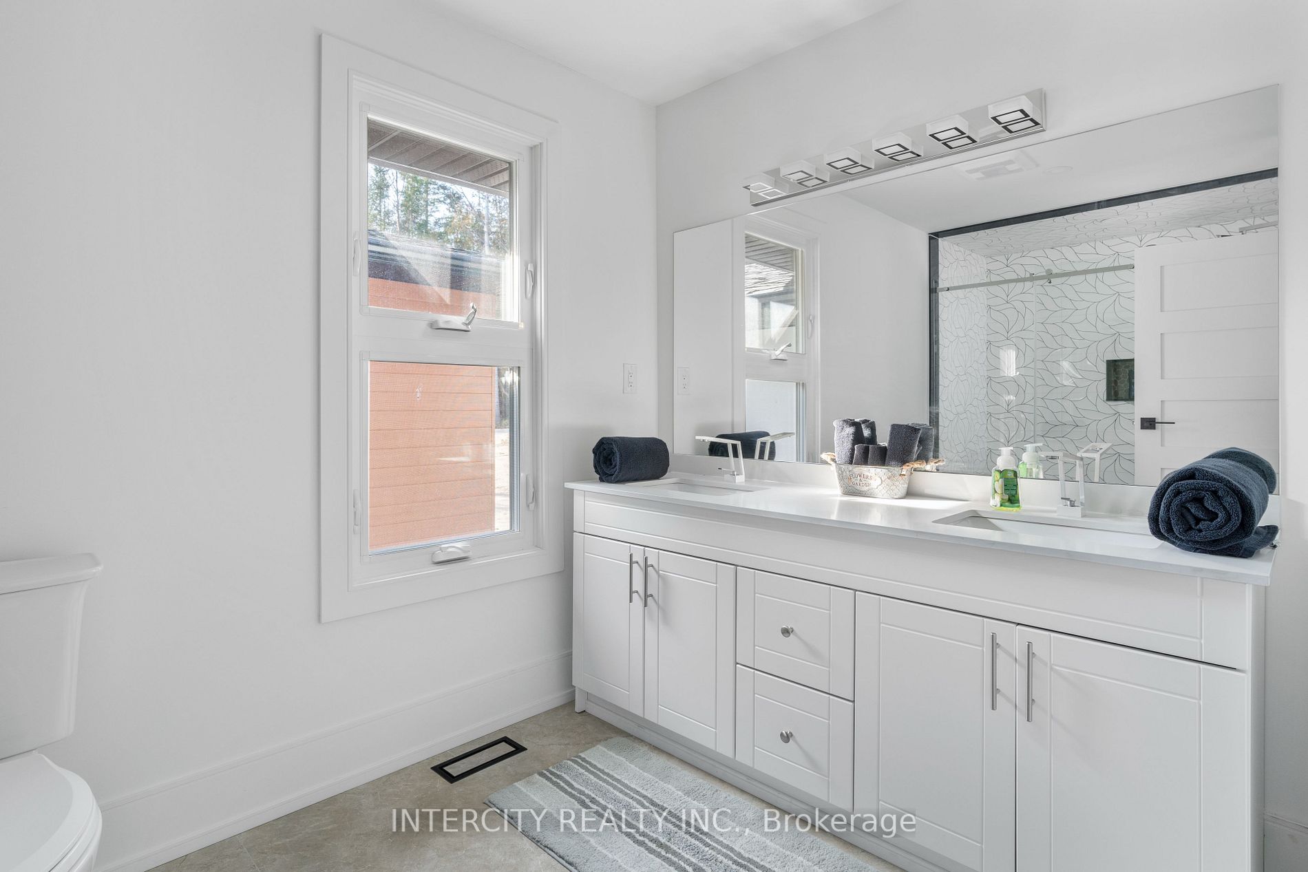307246 Hockley Rd