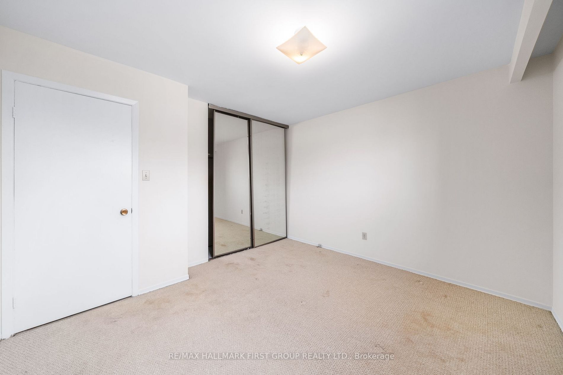 585 Barbara St