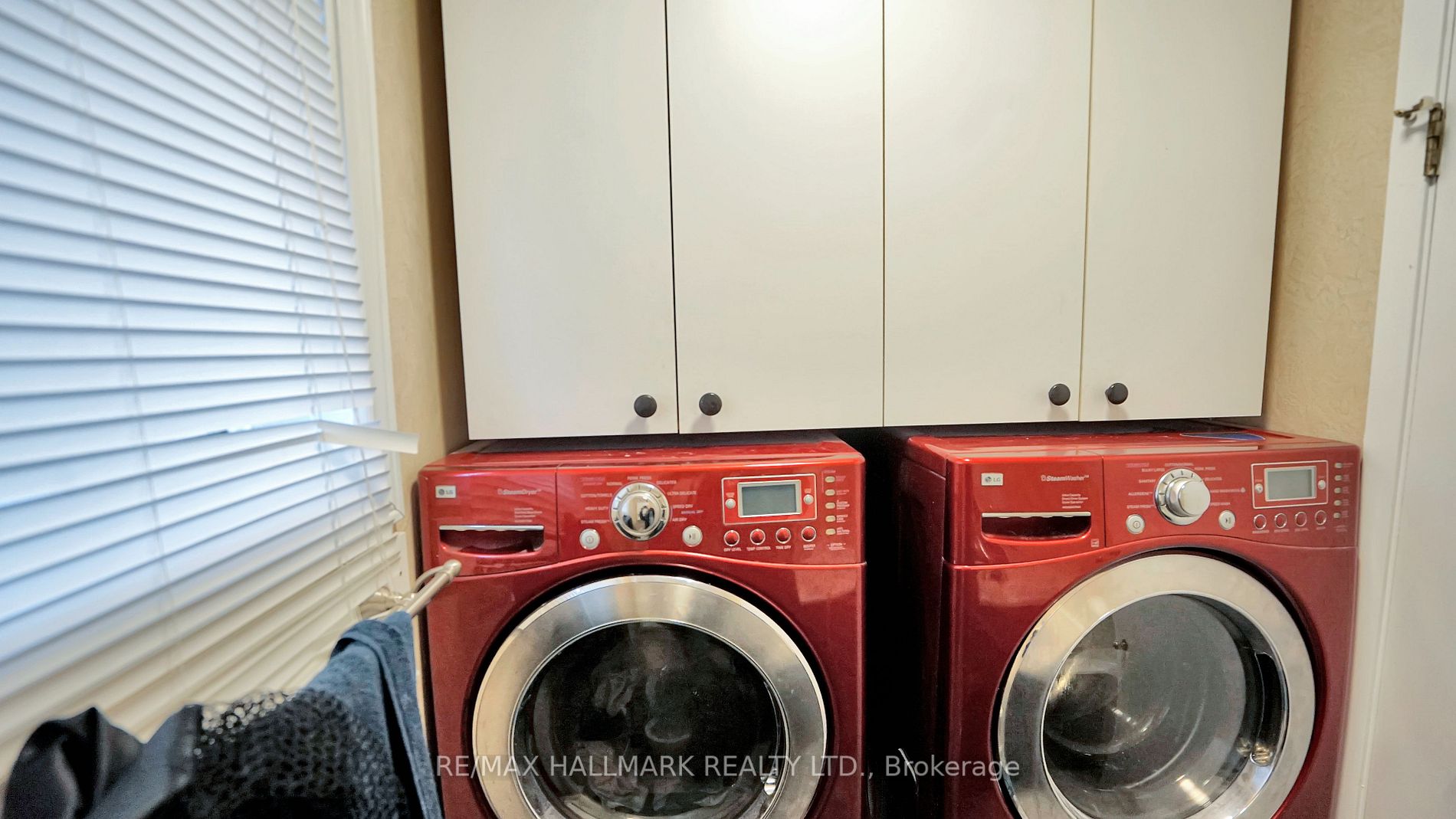 536 Third St, #27