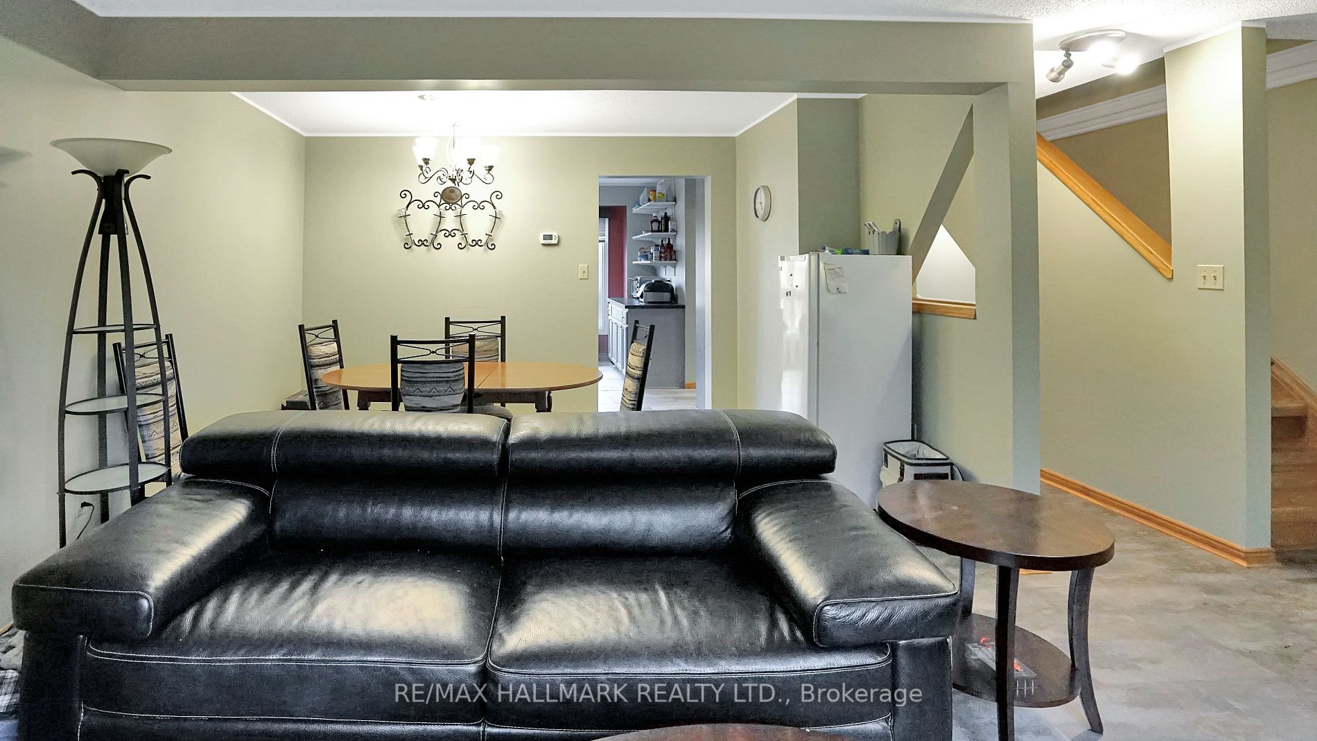 536 Third St, #27