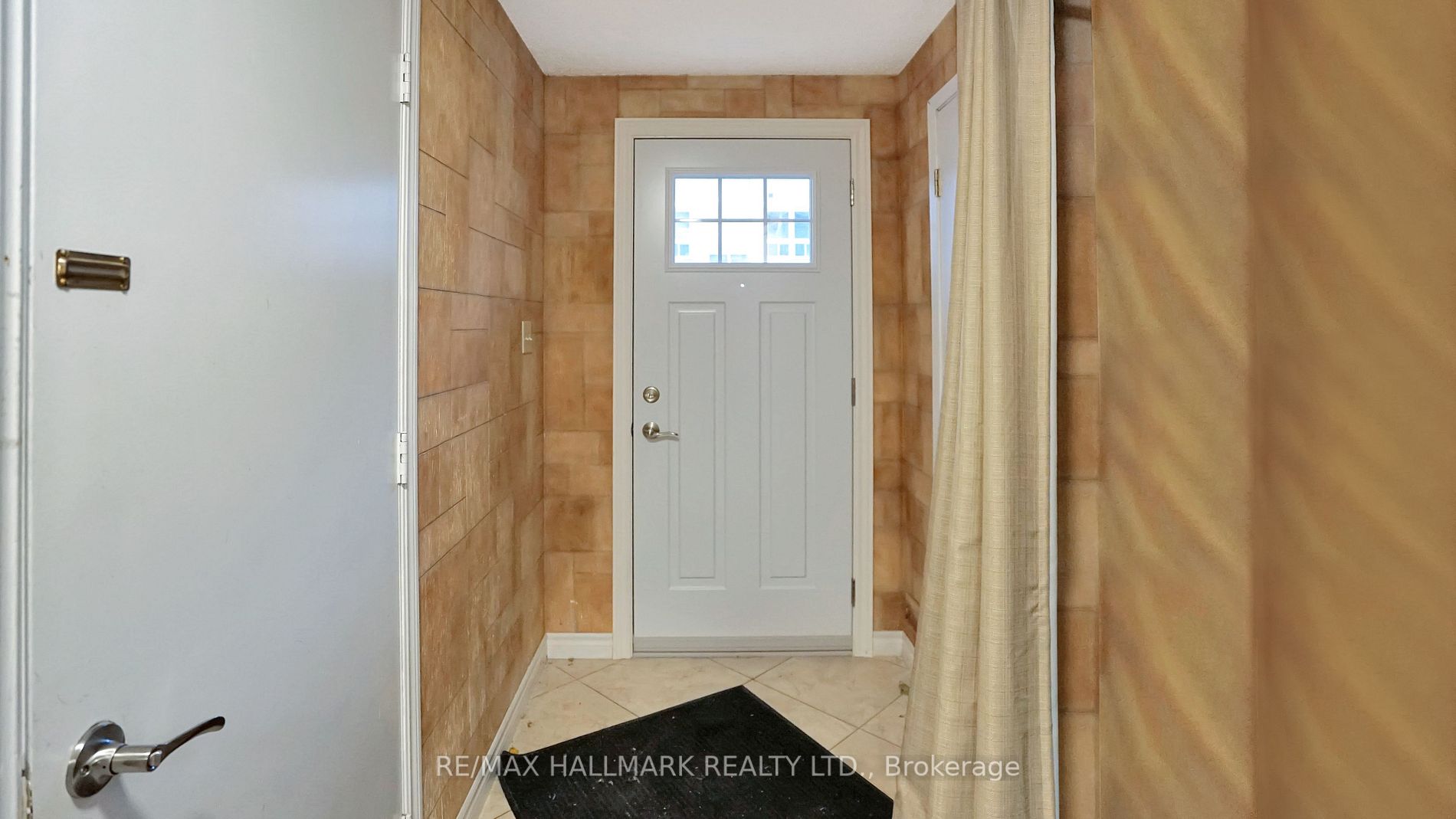 536 Third St, #27