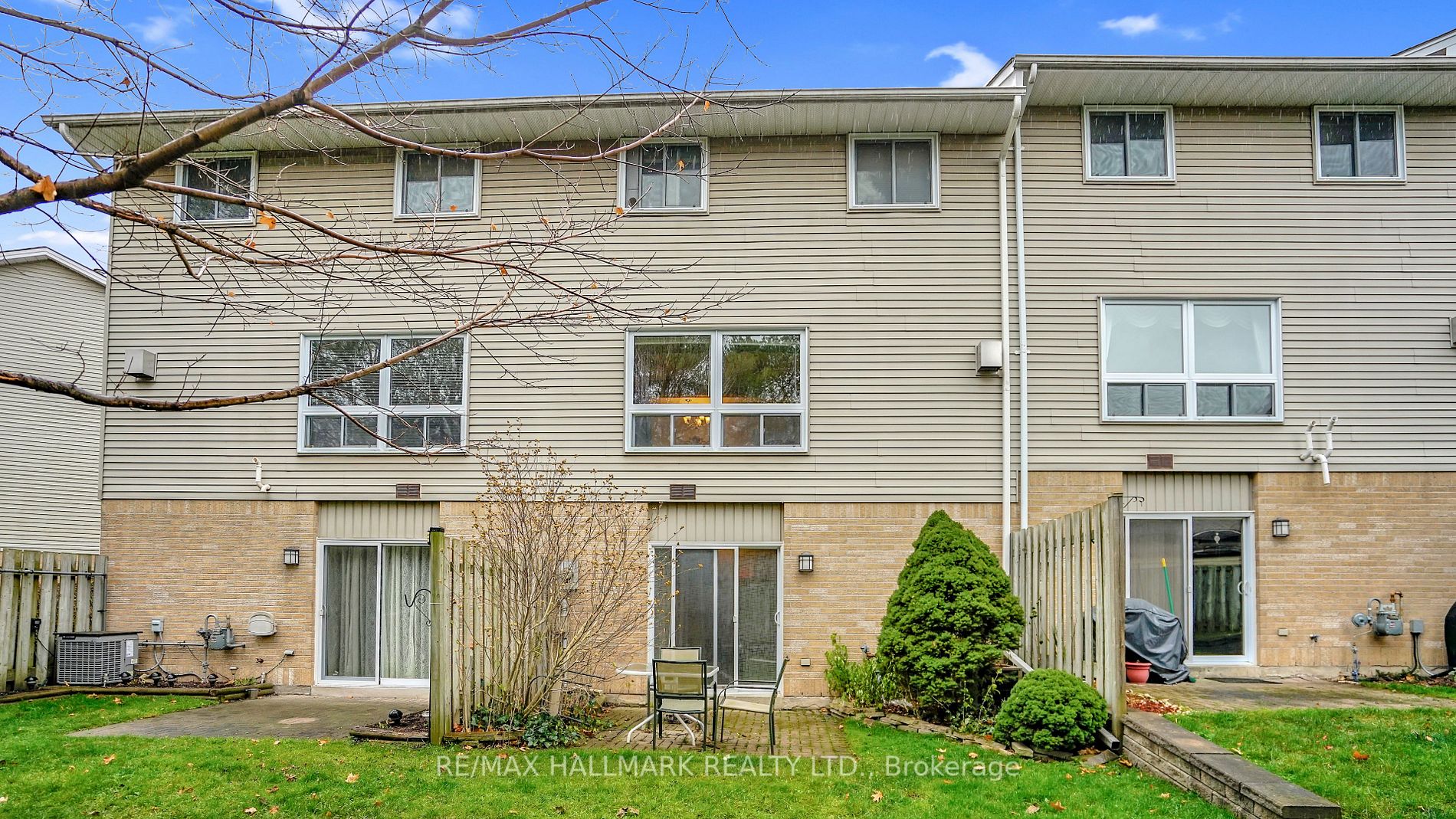 536 Third St, #27