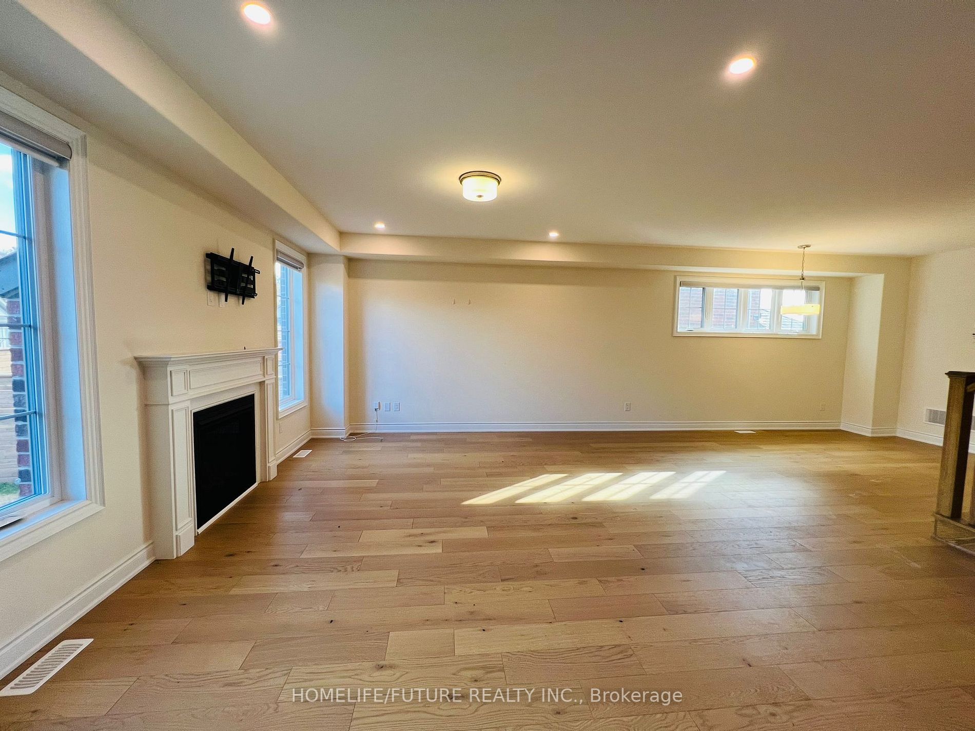 9 Fairhurst St