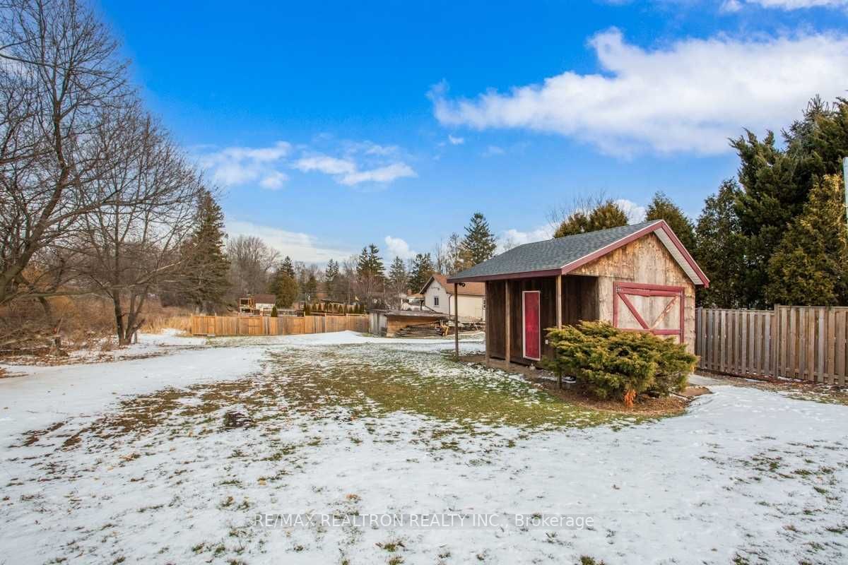 8506 Twenty Rd E
