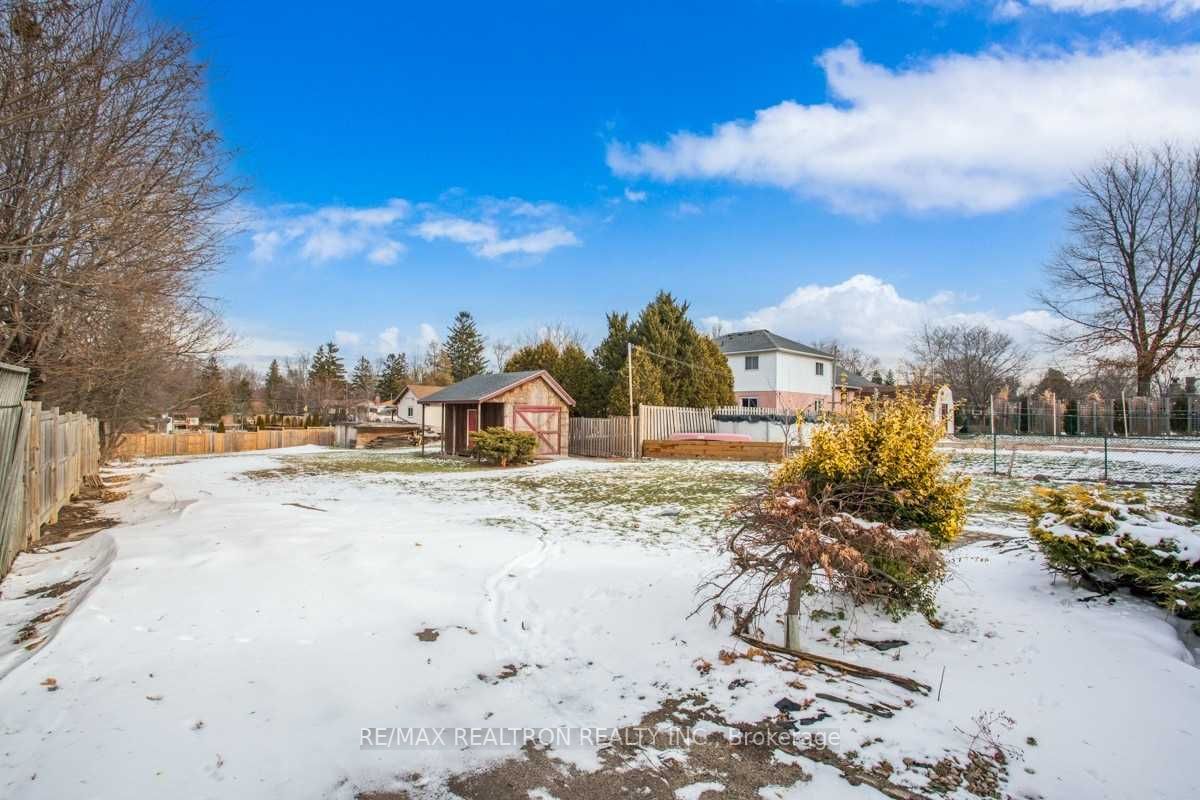 8506 Twenty Rd E