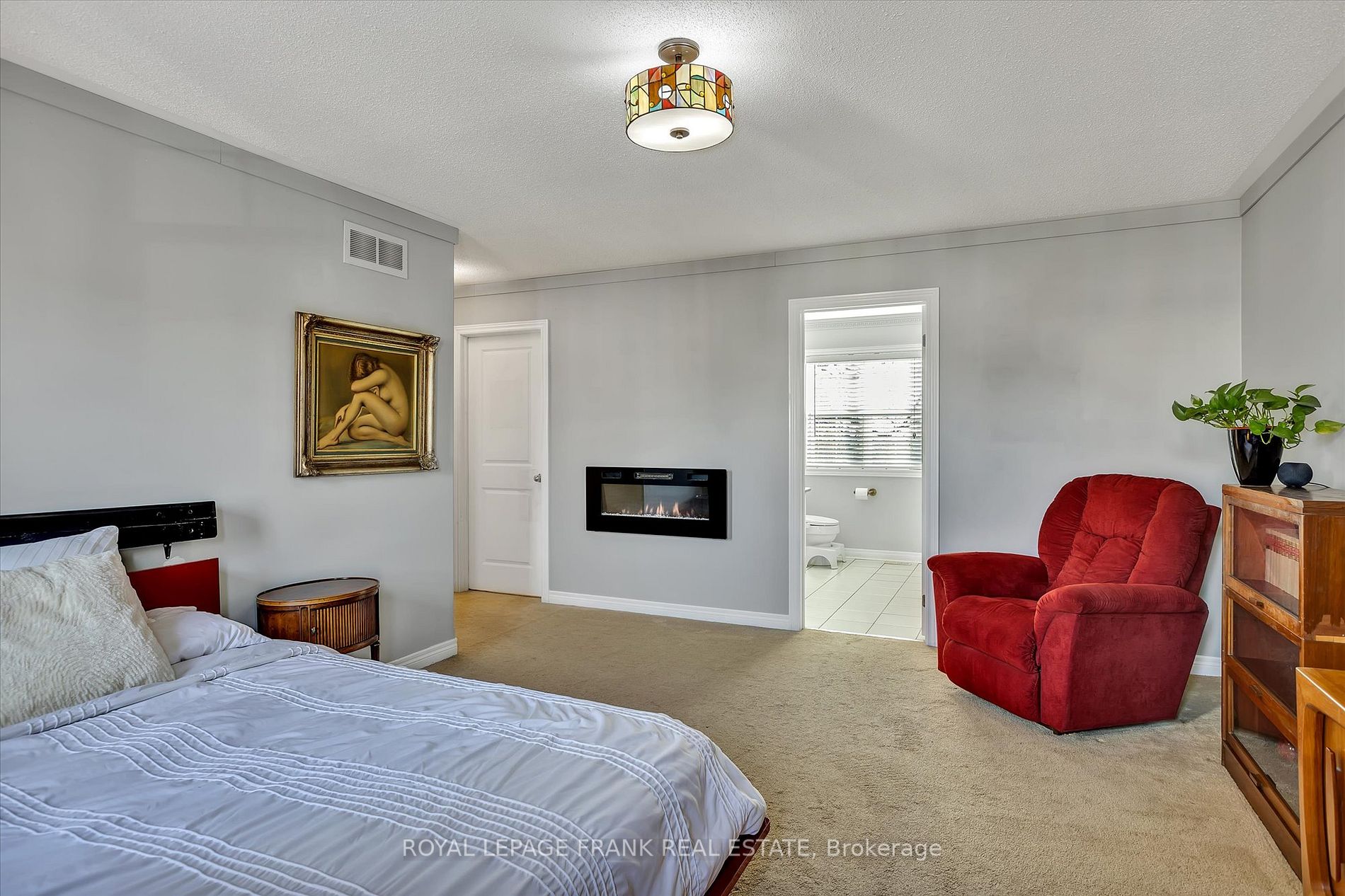 262 Bowen Dr