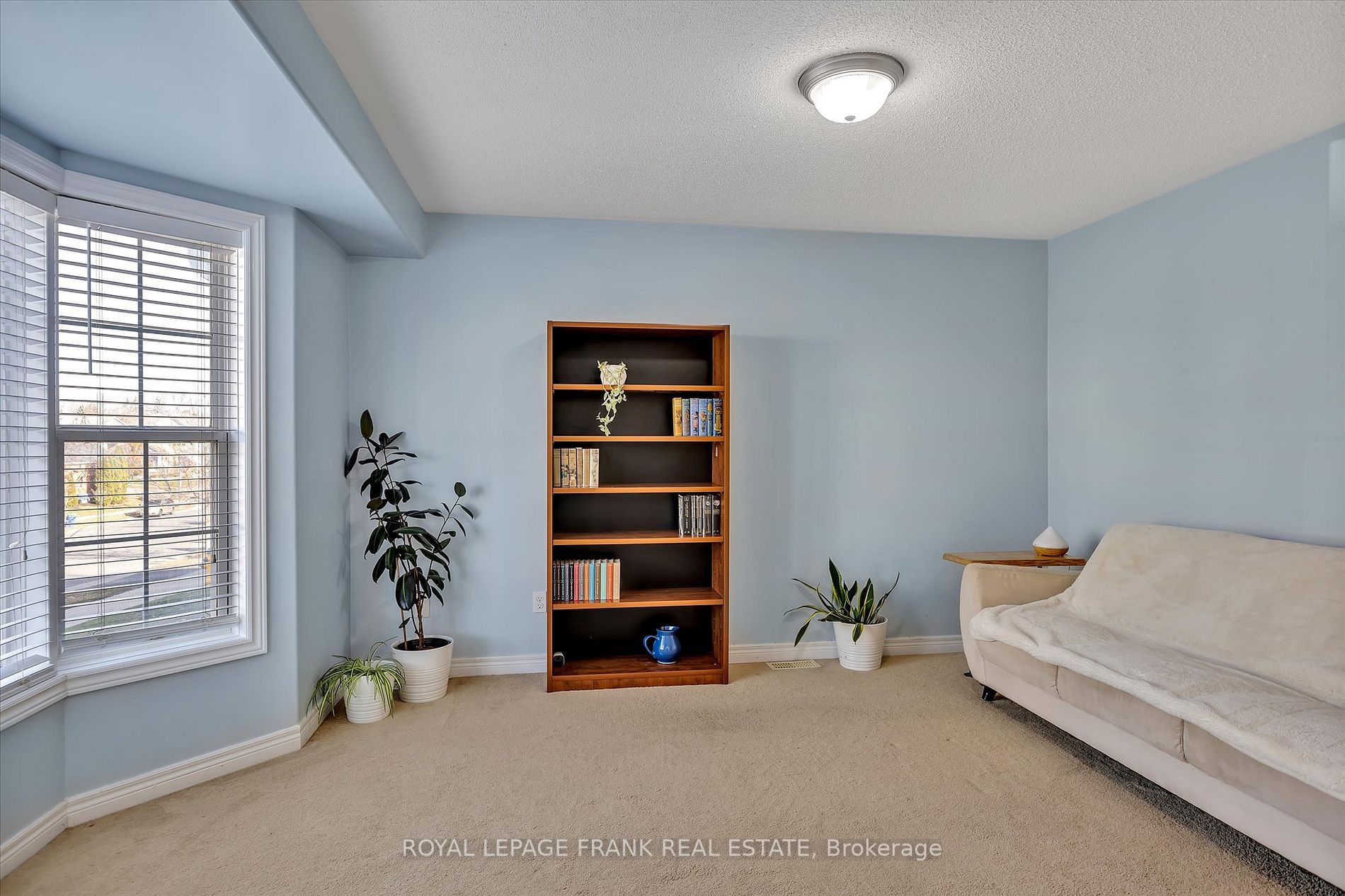262 Bowen Dr