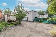 381-383 Macnab St N