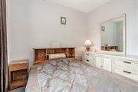 381-383 Macnab St N