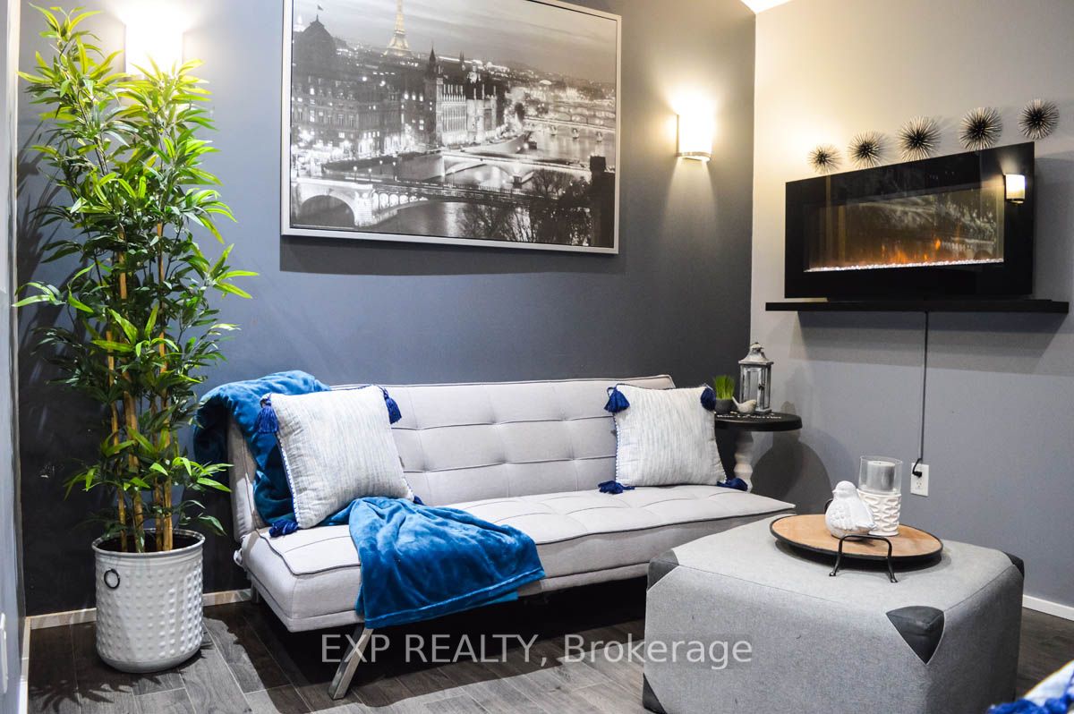 121 Cedar St