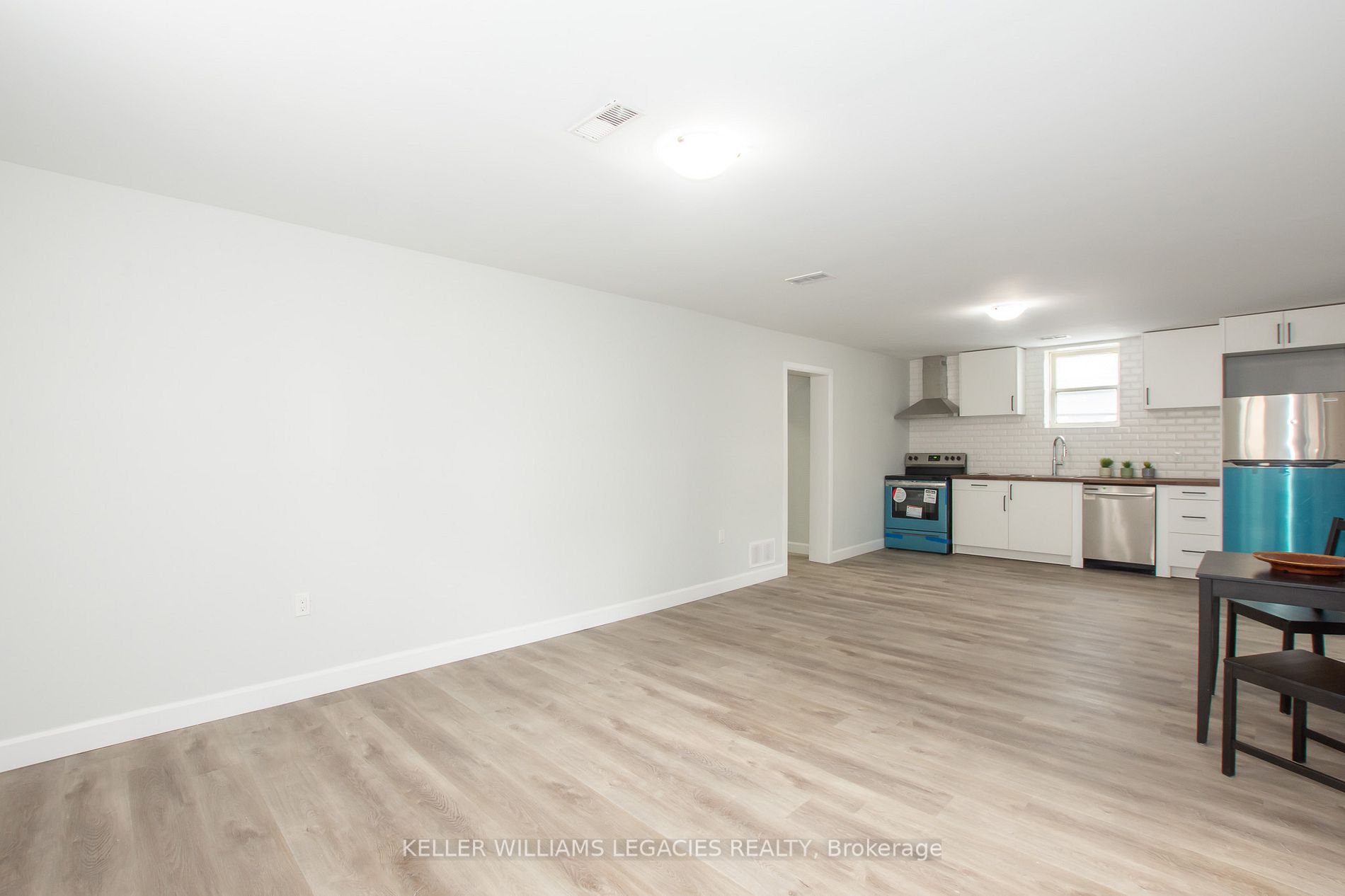 30 Classic Ave, #5