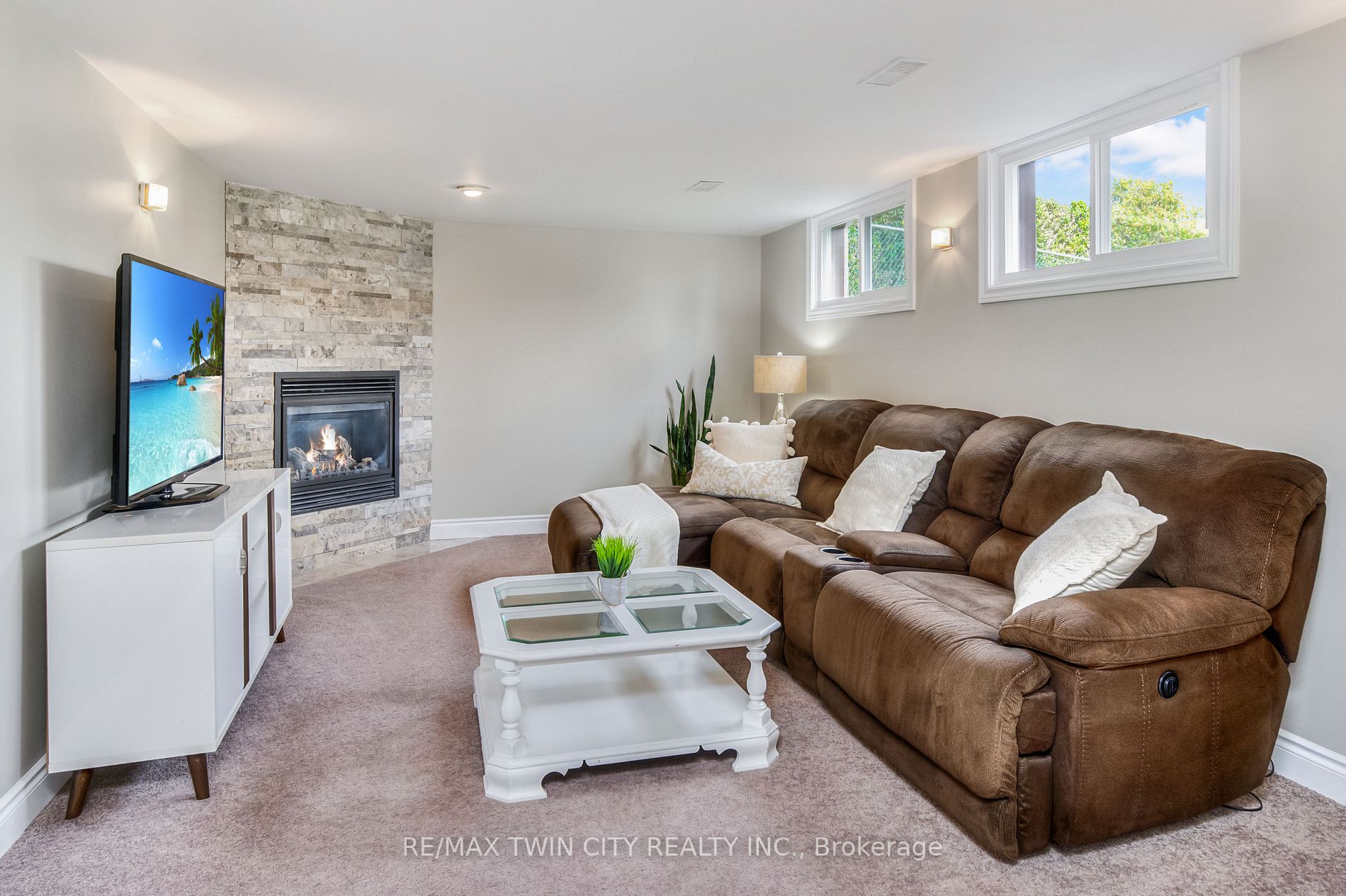 44 Plaza Crt