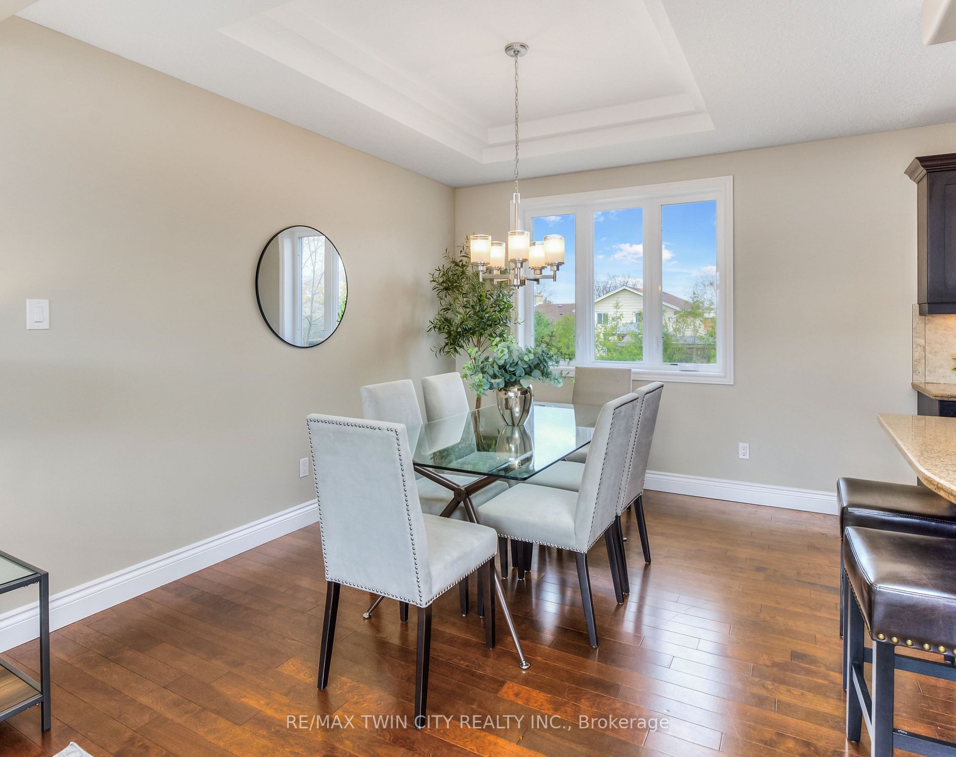 44 Plaza Crt