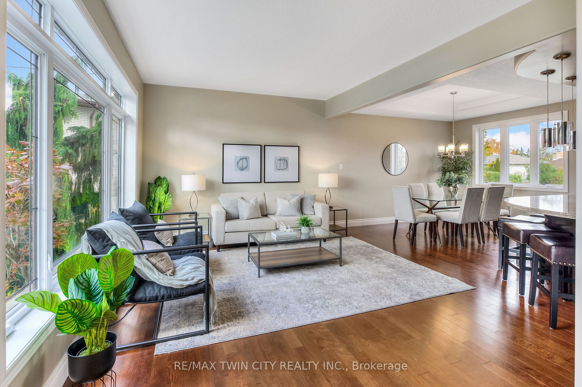 44 Plaza Crt