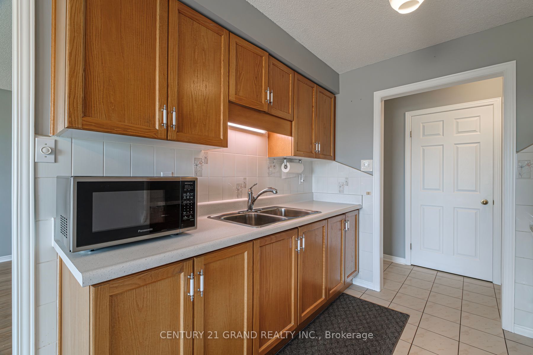 416 Limeridge Rd E, #316