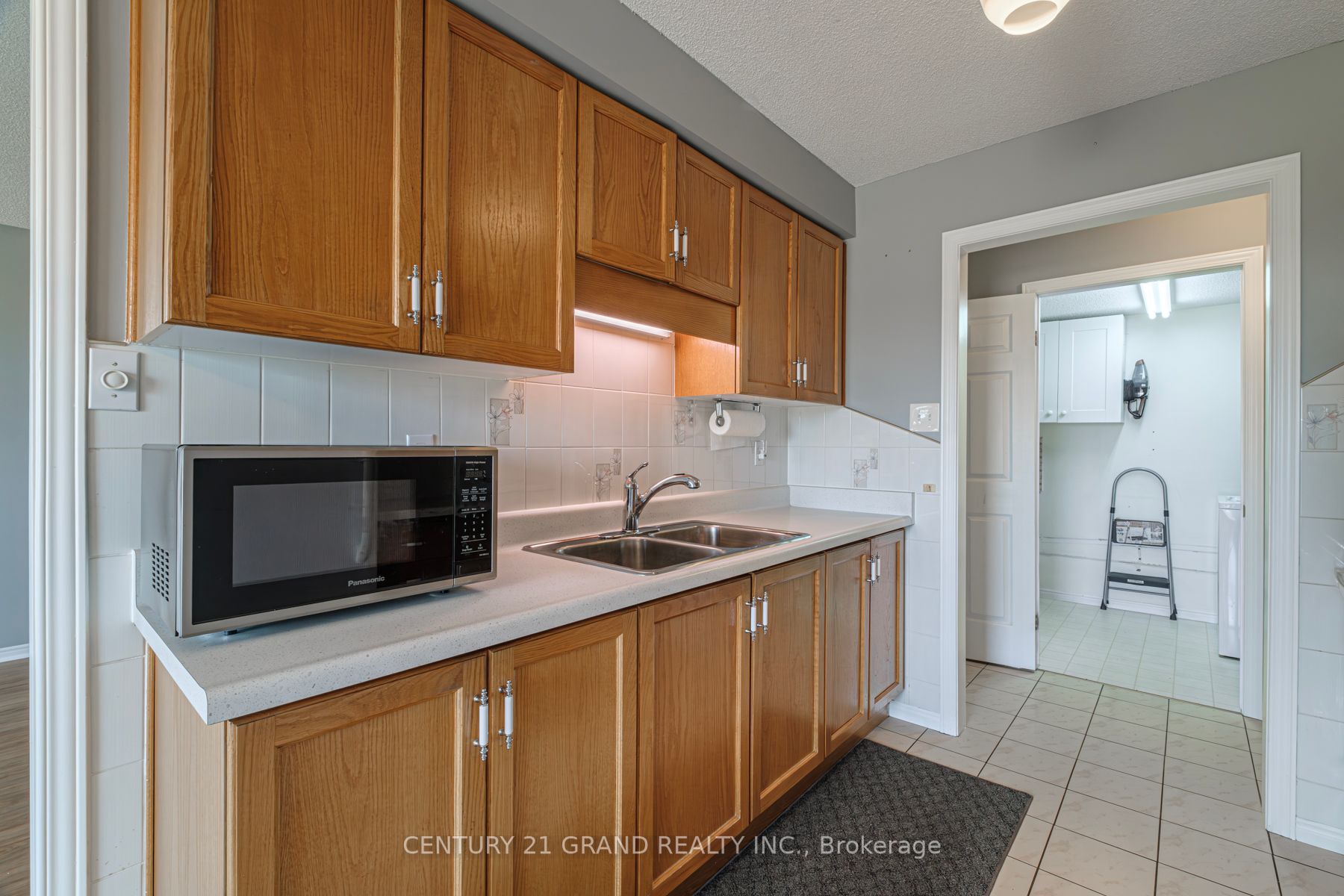 416 Limeridge Rd E, #316