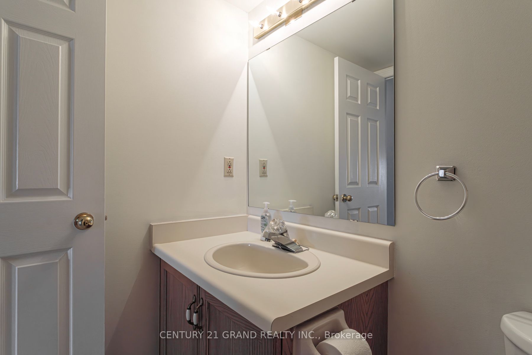 416 Limeridge Rd E, #316