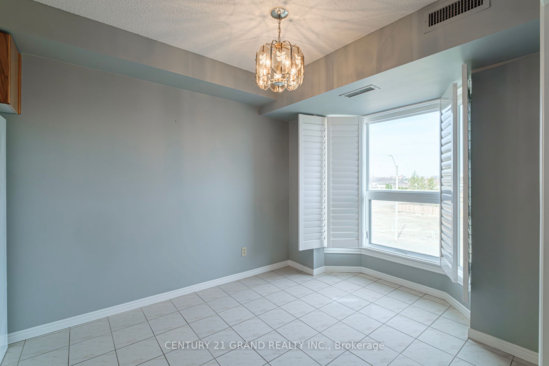 416 Limeridge Rd E, #316