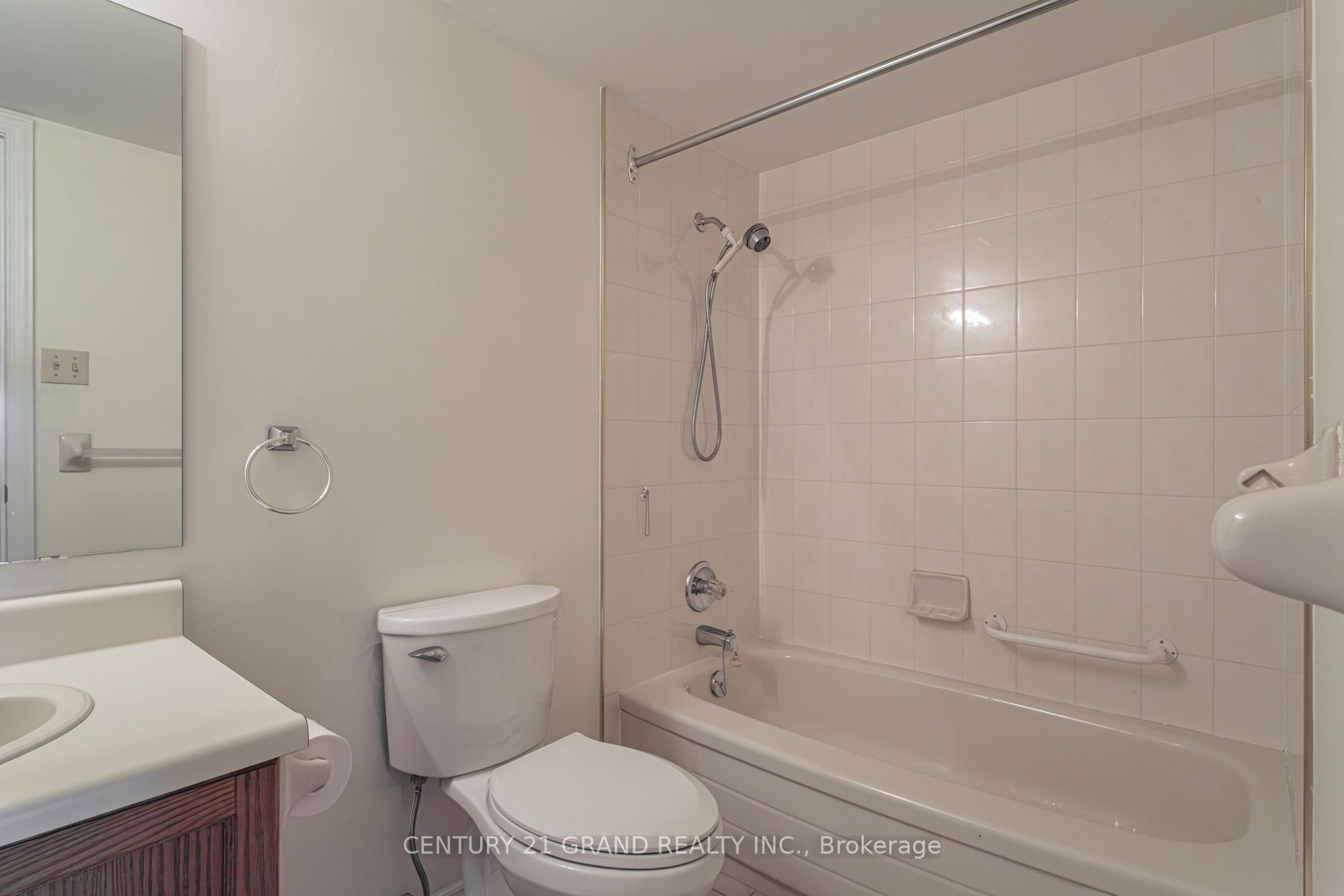 416 Limeridge Rd E, #316