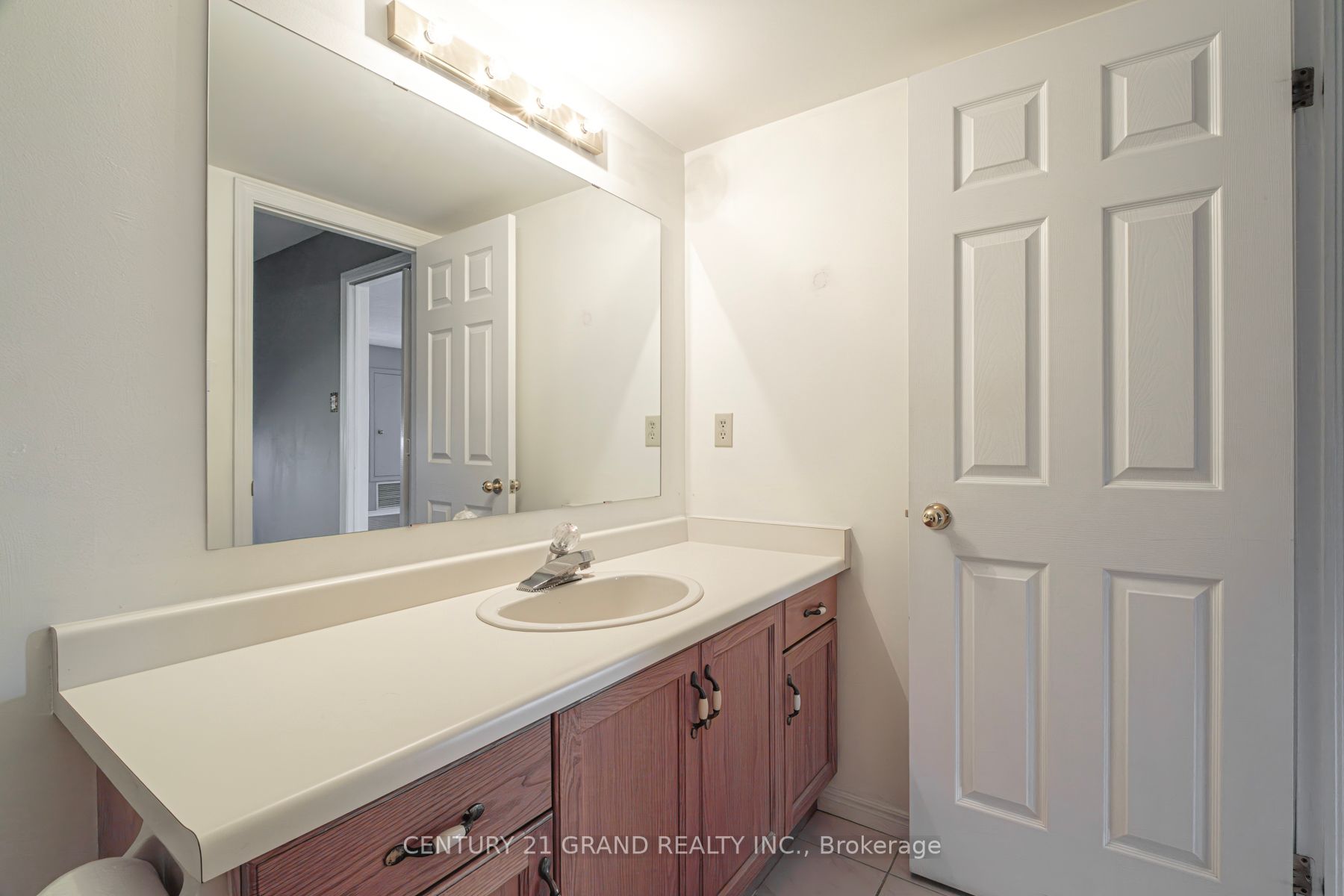 416 Limeridge Rd E, #316
