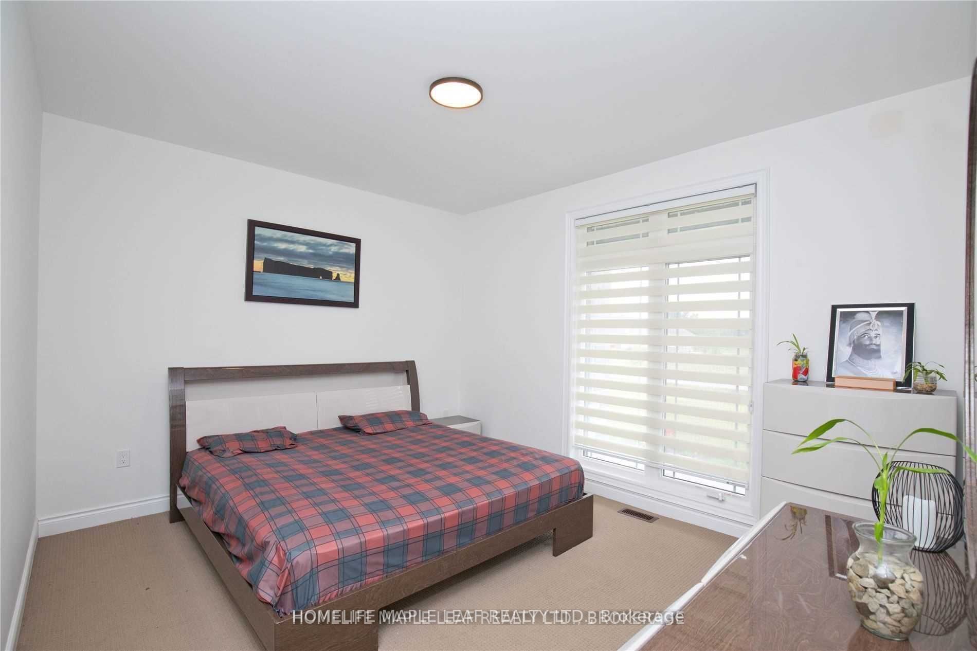 24 Country Meadows Dr