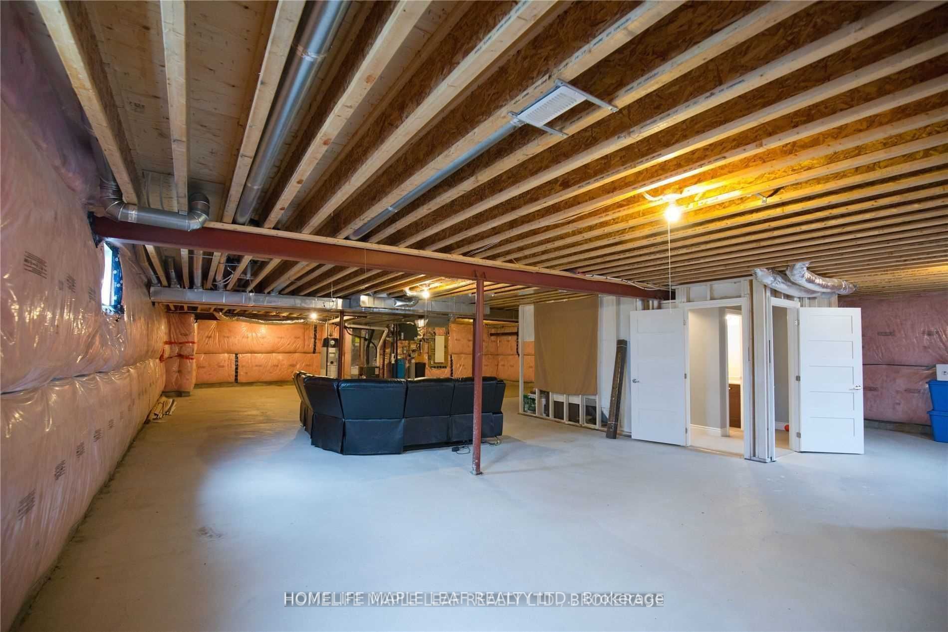 24 Country Meadows Dr