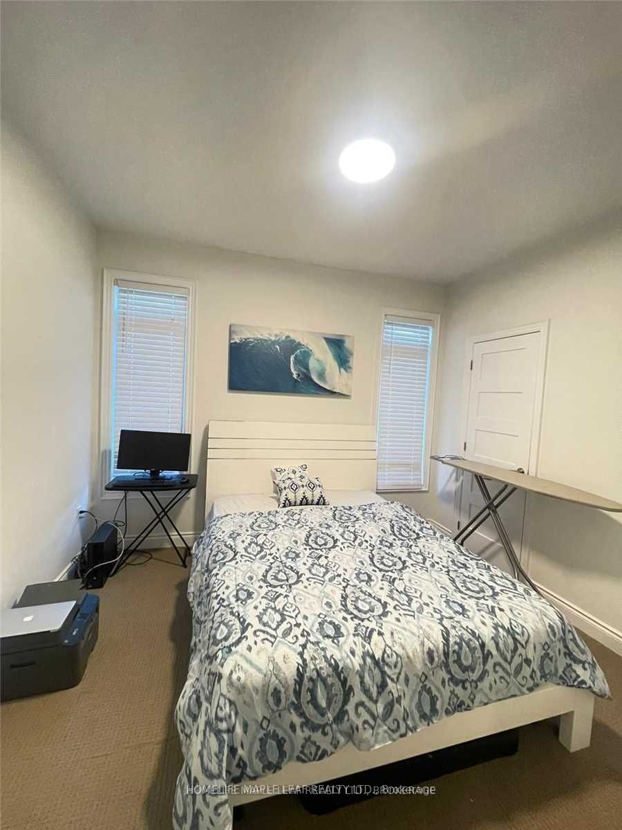 24 Country Meadows Dr