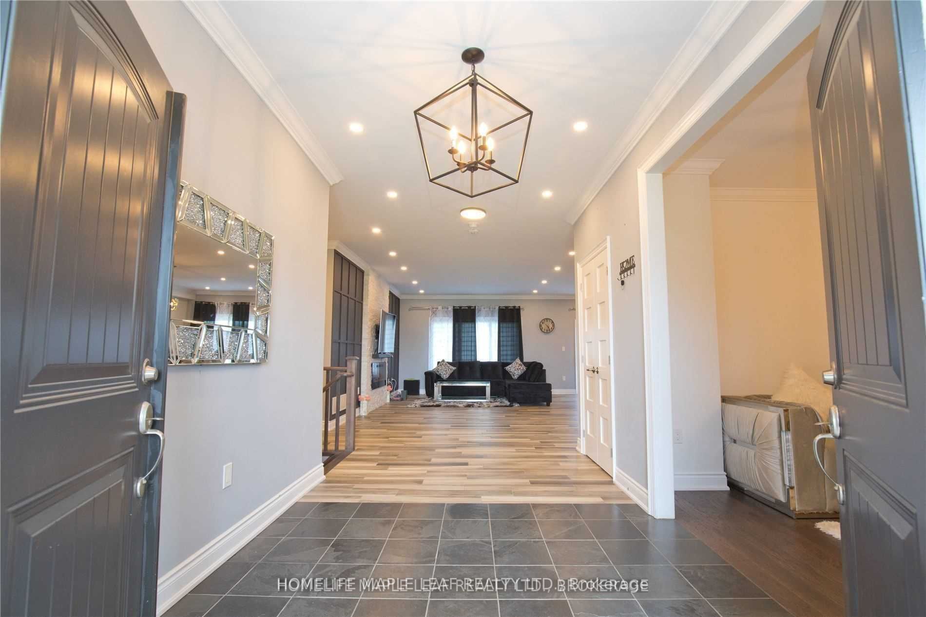 24 Country Meadows Dr