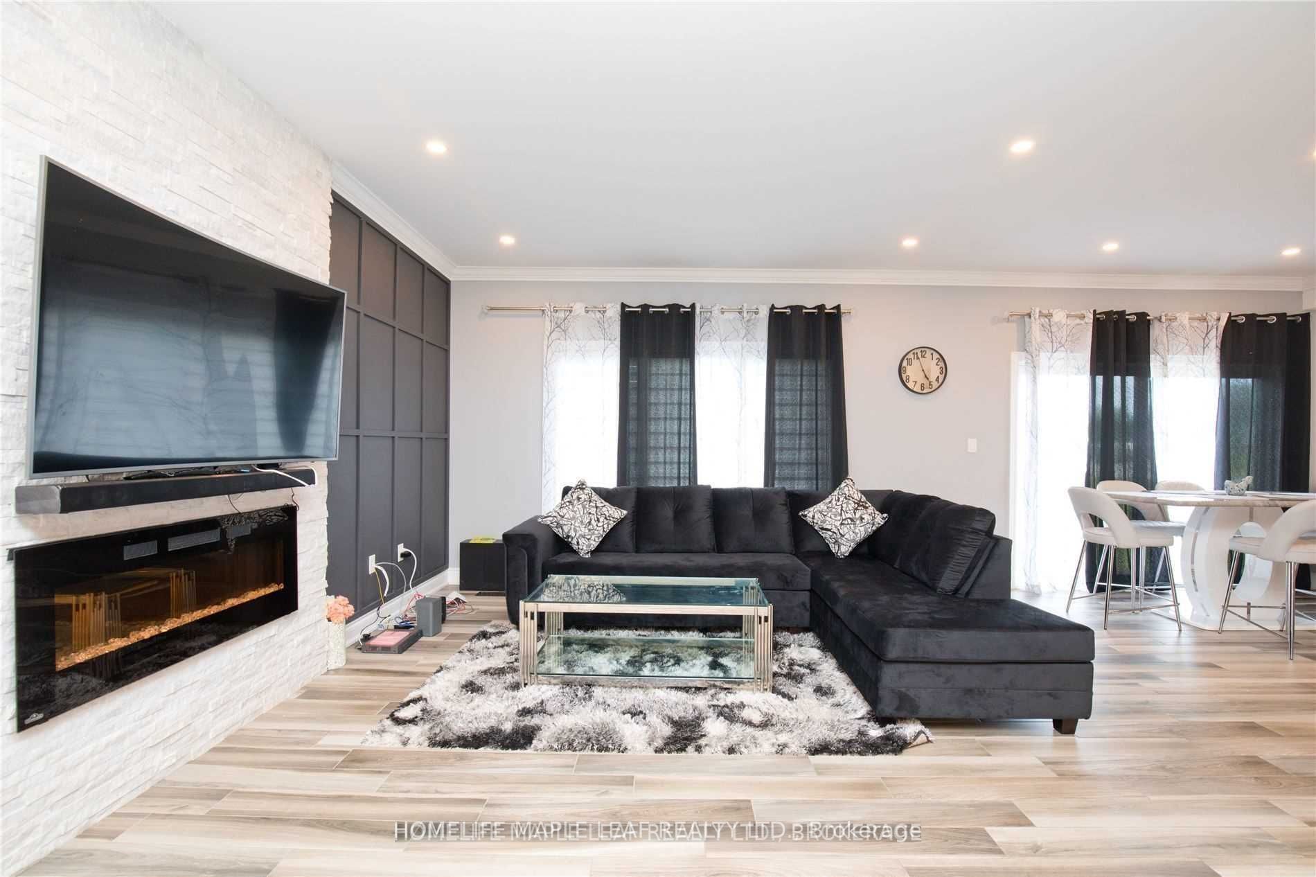 24 Country Meadows Dr