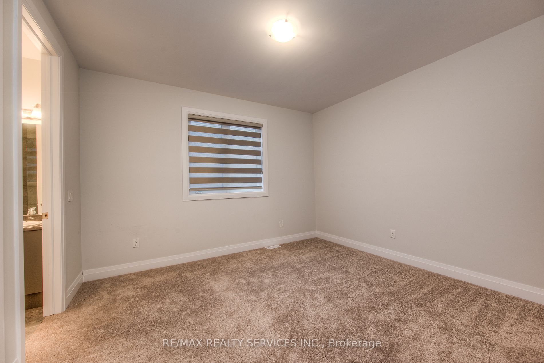 774 Queenston Blvd