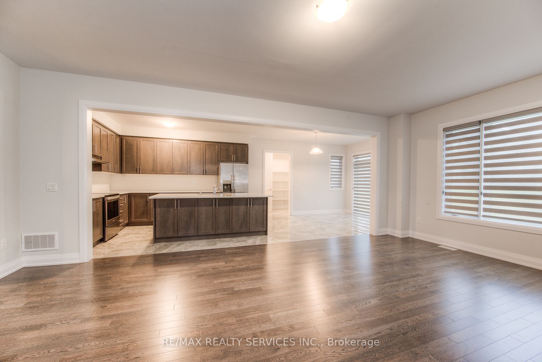774 Queenston Blvd