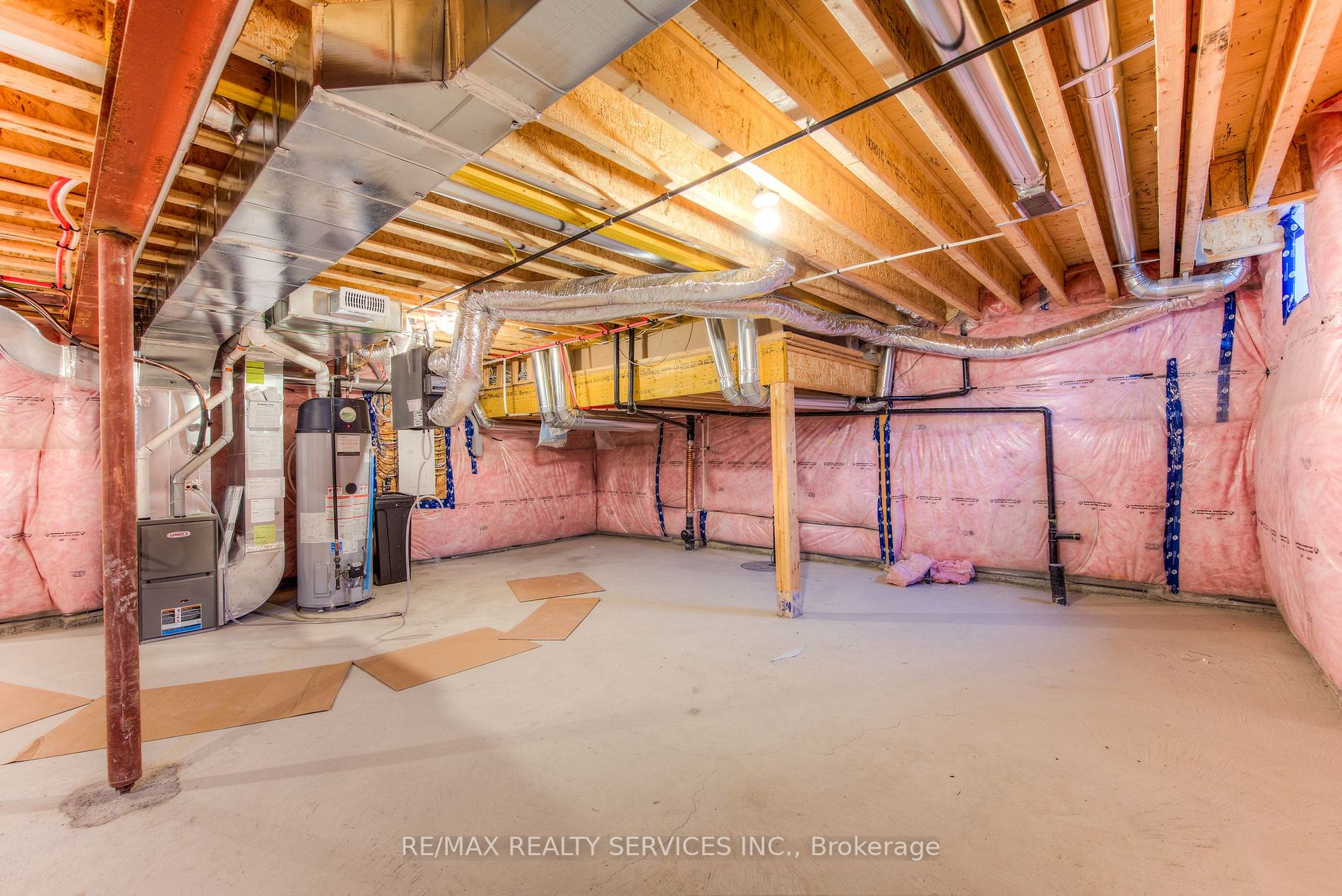 774 Queenston Blvd