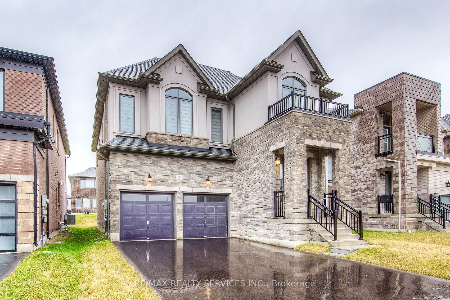 774 Queenston Blvd